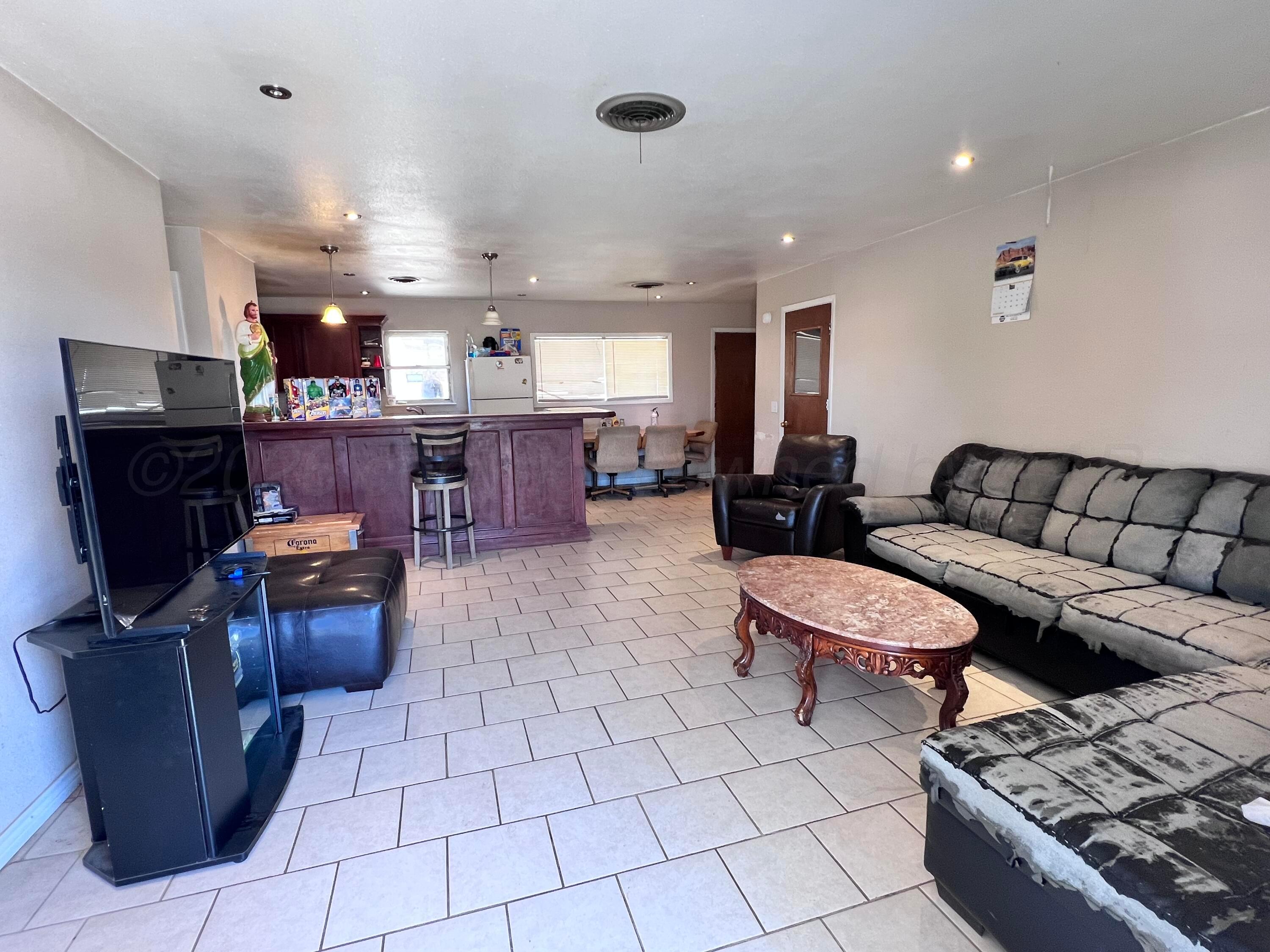 131 Northwest Drive Property Photo 6
