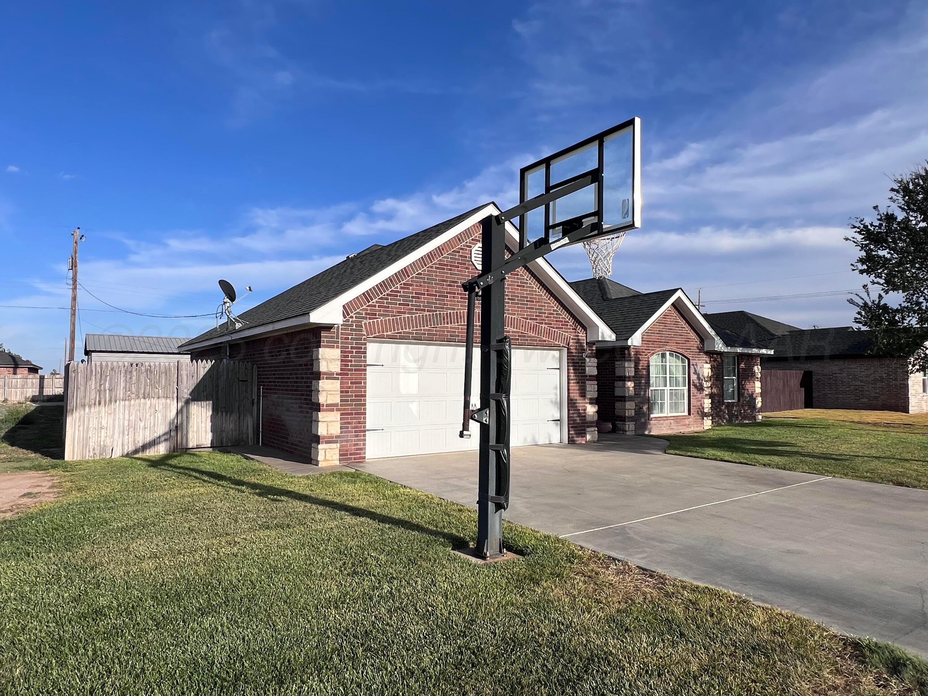 1504 Irving Street Property Photo 3