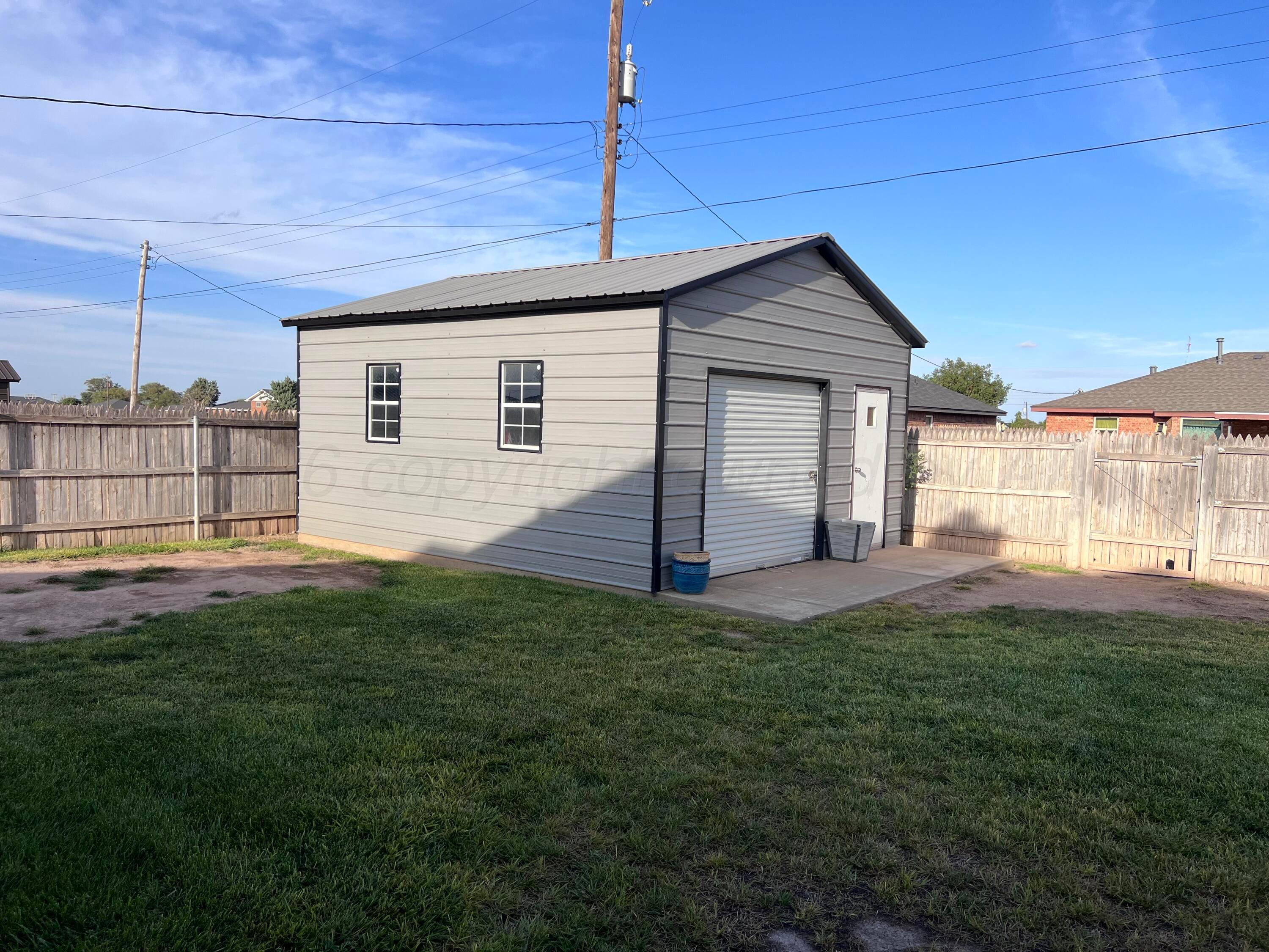 1504 Irving Street Property Photo 6