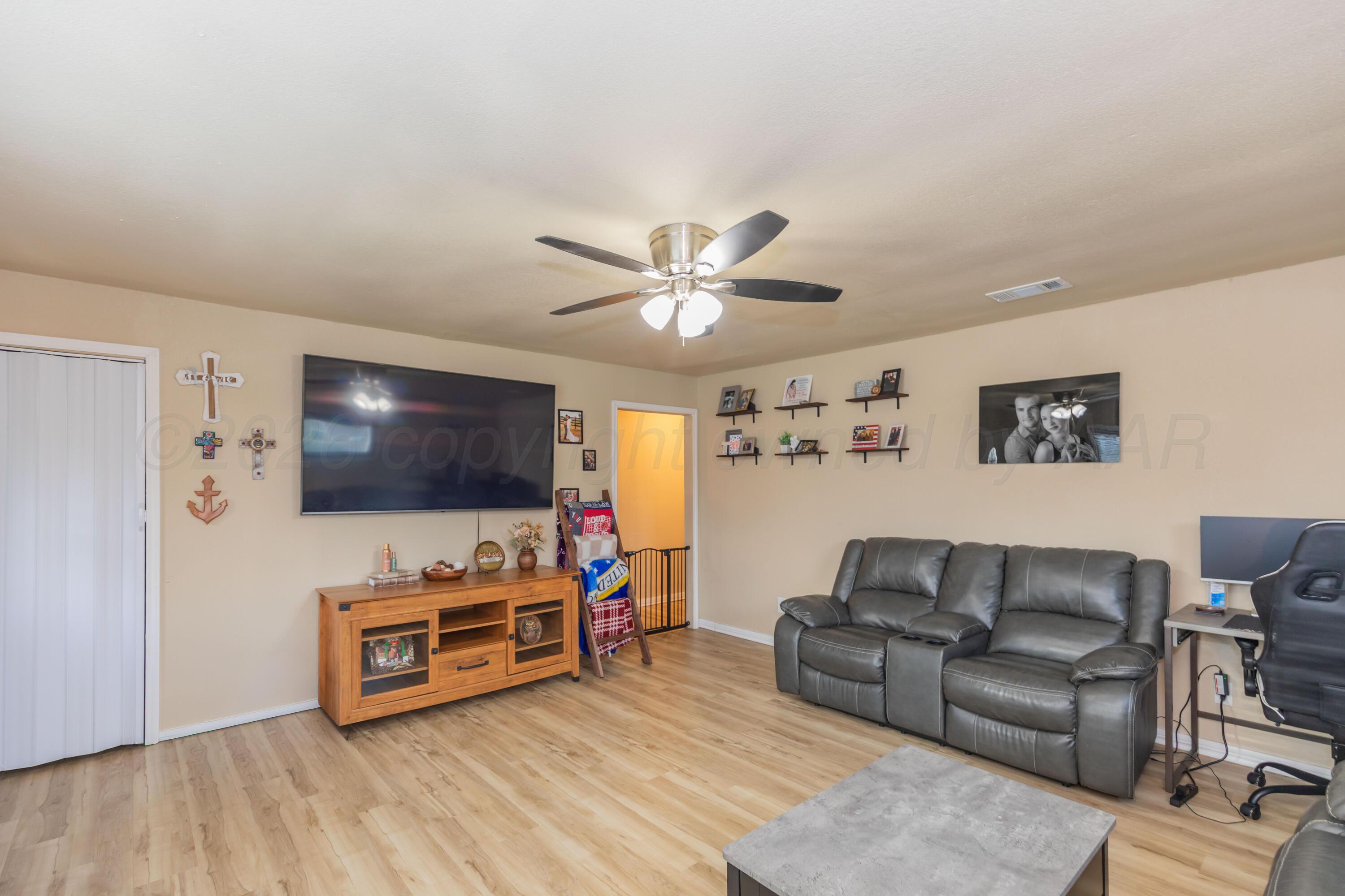 203 Ash Street Property Photo 4