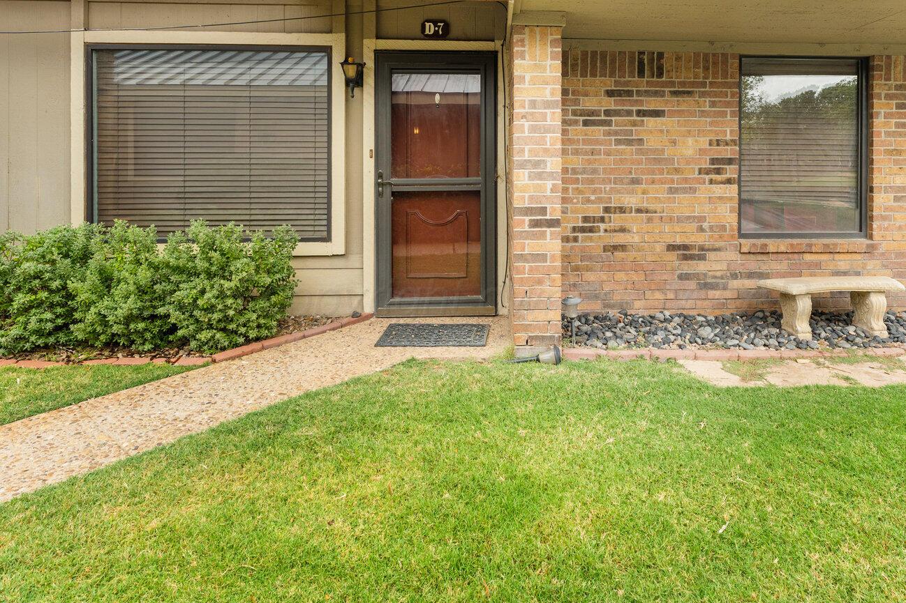 3000 Fleetwood #d-7 Property Photo 5