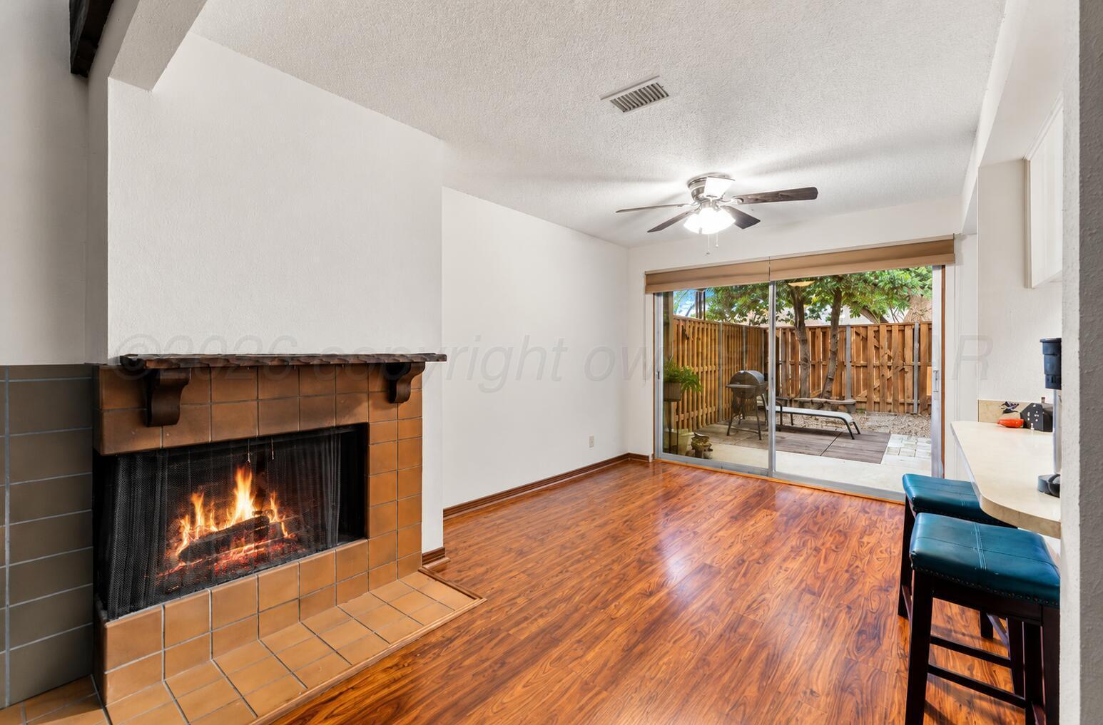 3000 Fleetwood #d-7 Property Photo 9