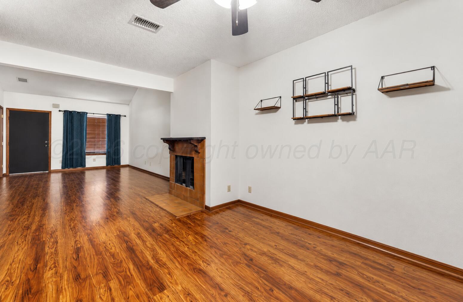 3000 Fleetwood #d-7 Property Photo 11