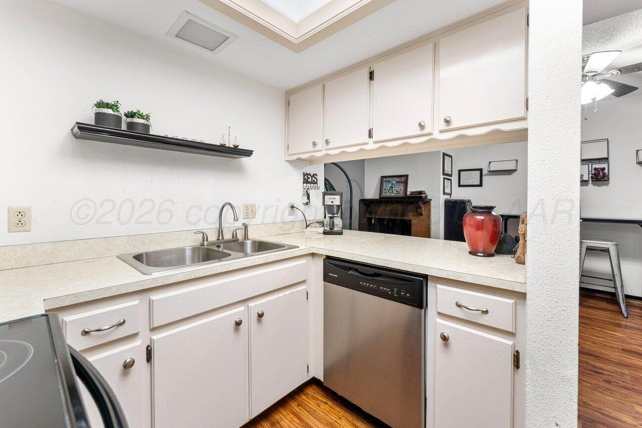 3000 Fleetwood #d-7 Property Photo 22