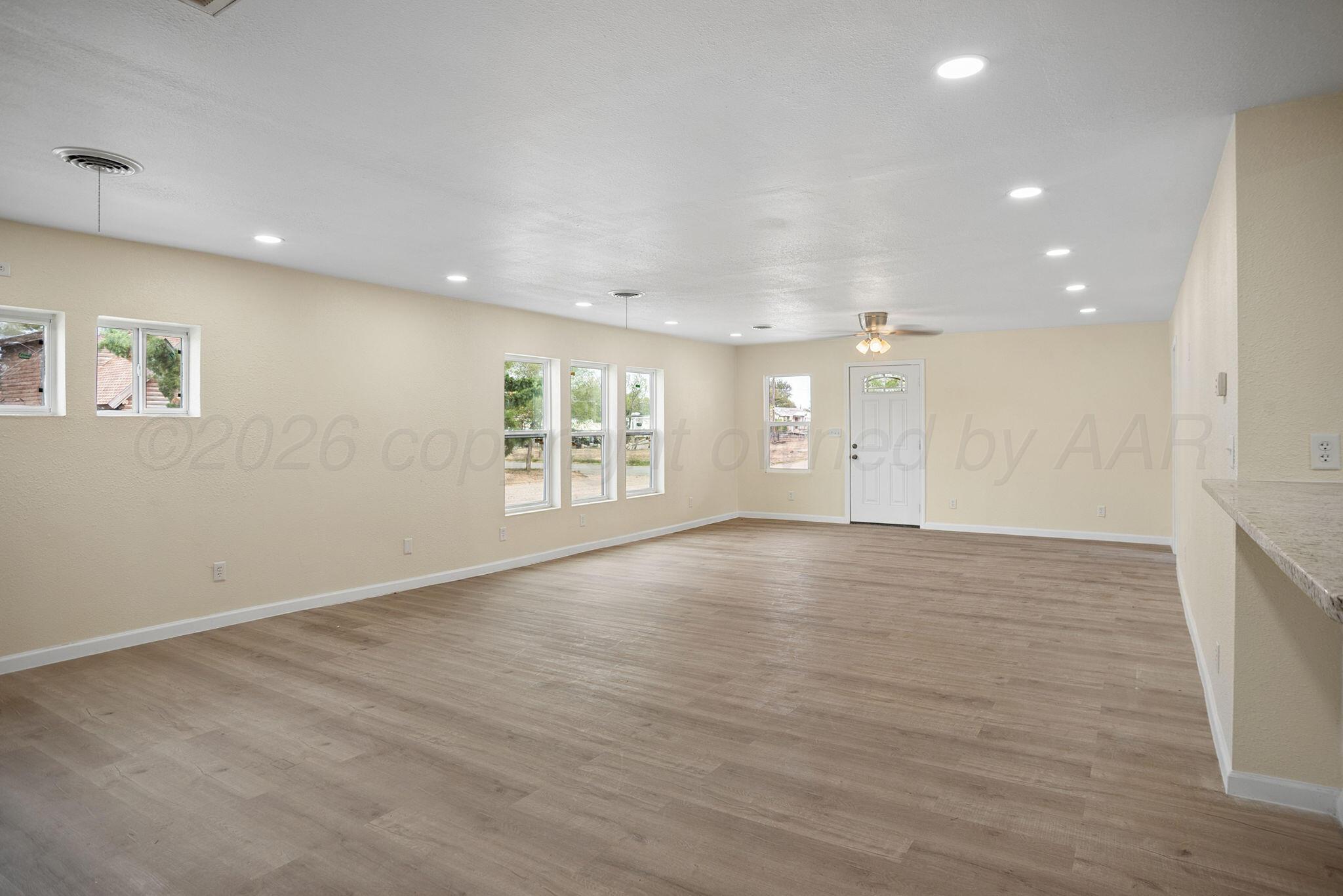 321 N Rider Street Property Photo 3