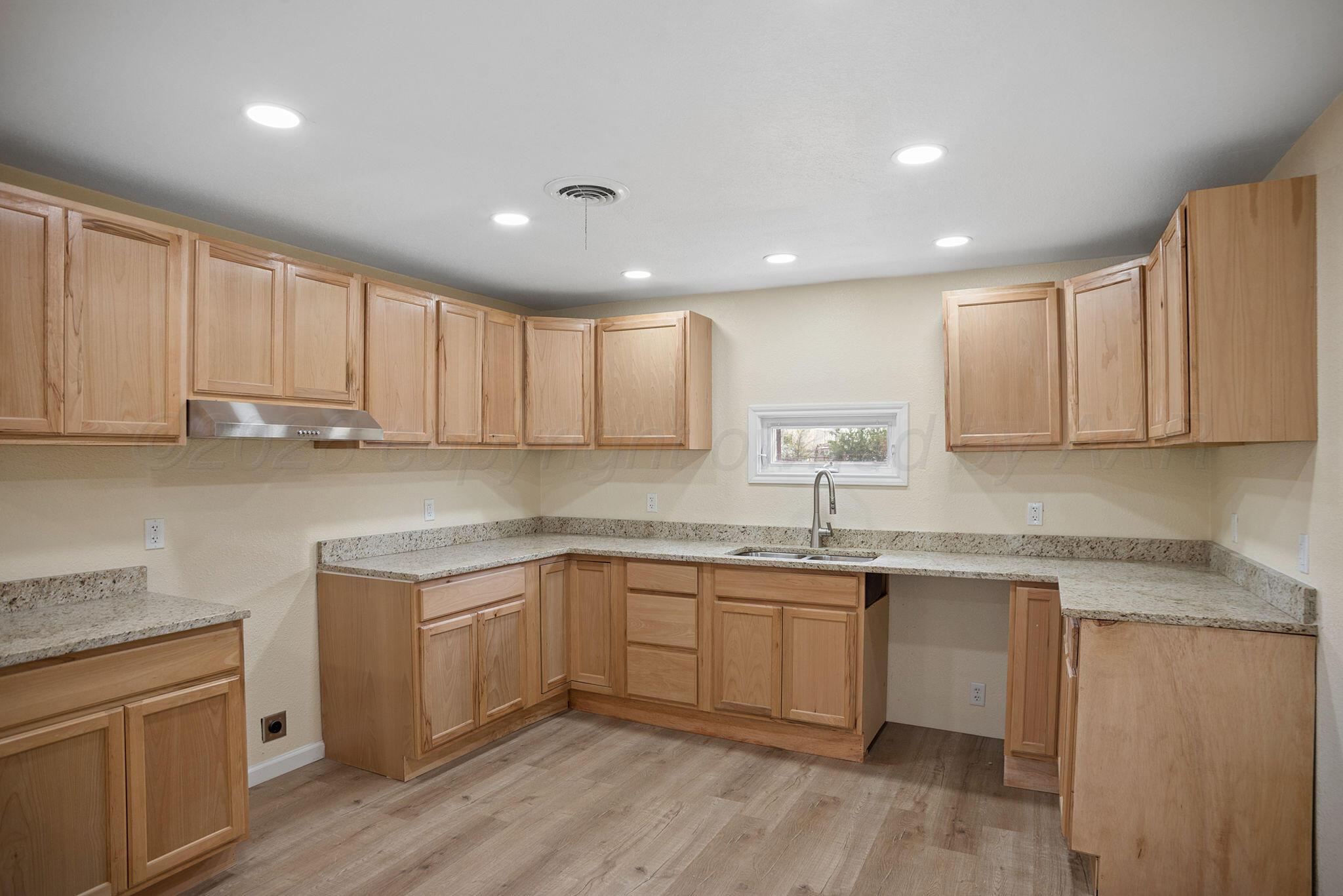 321 N Rider Street Property Photo 8