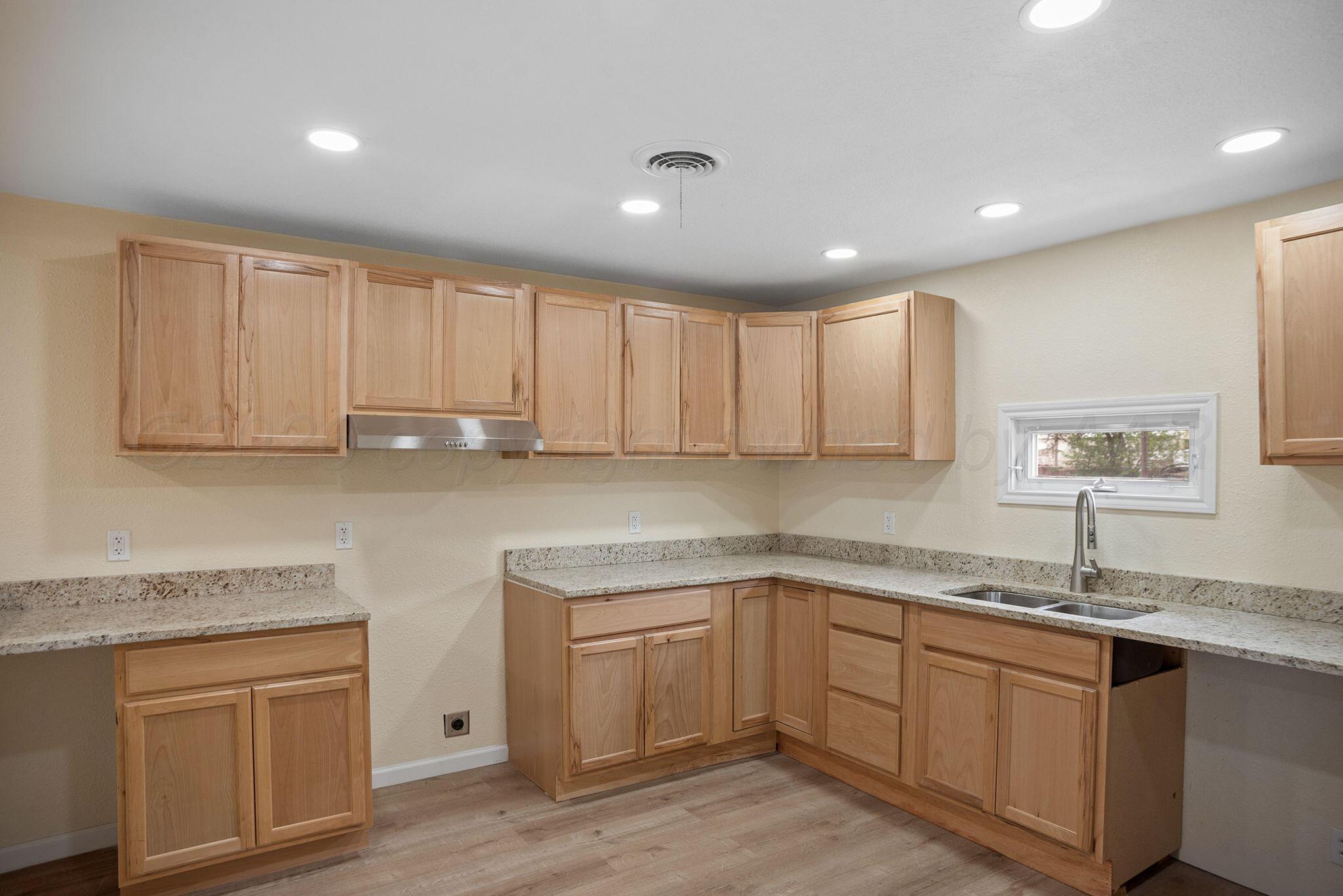 321 N Rider Street Property Photo 10