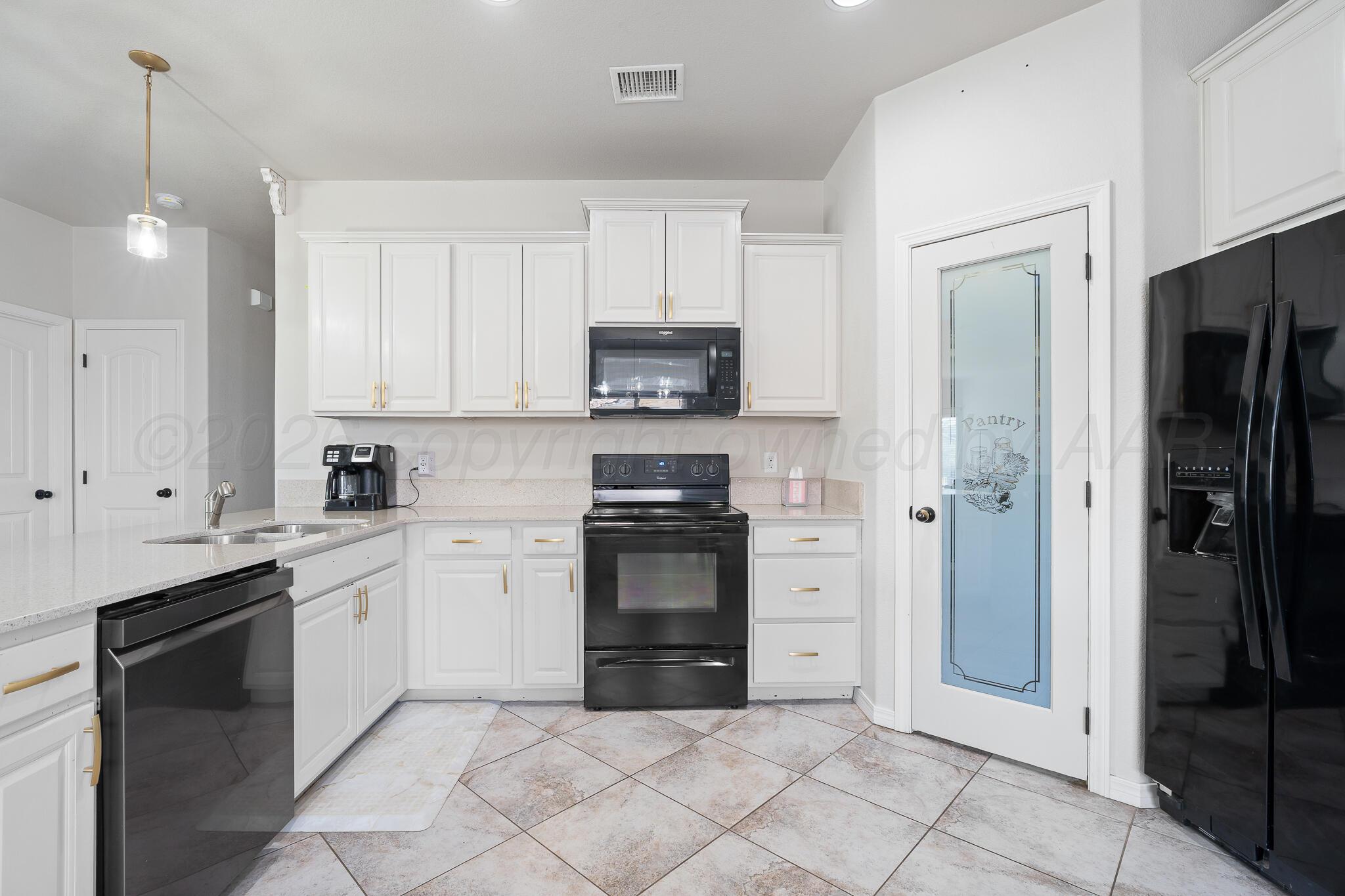 1200 Cabernet Way Property Photo 9