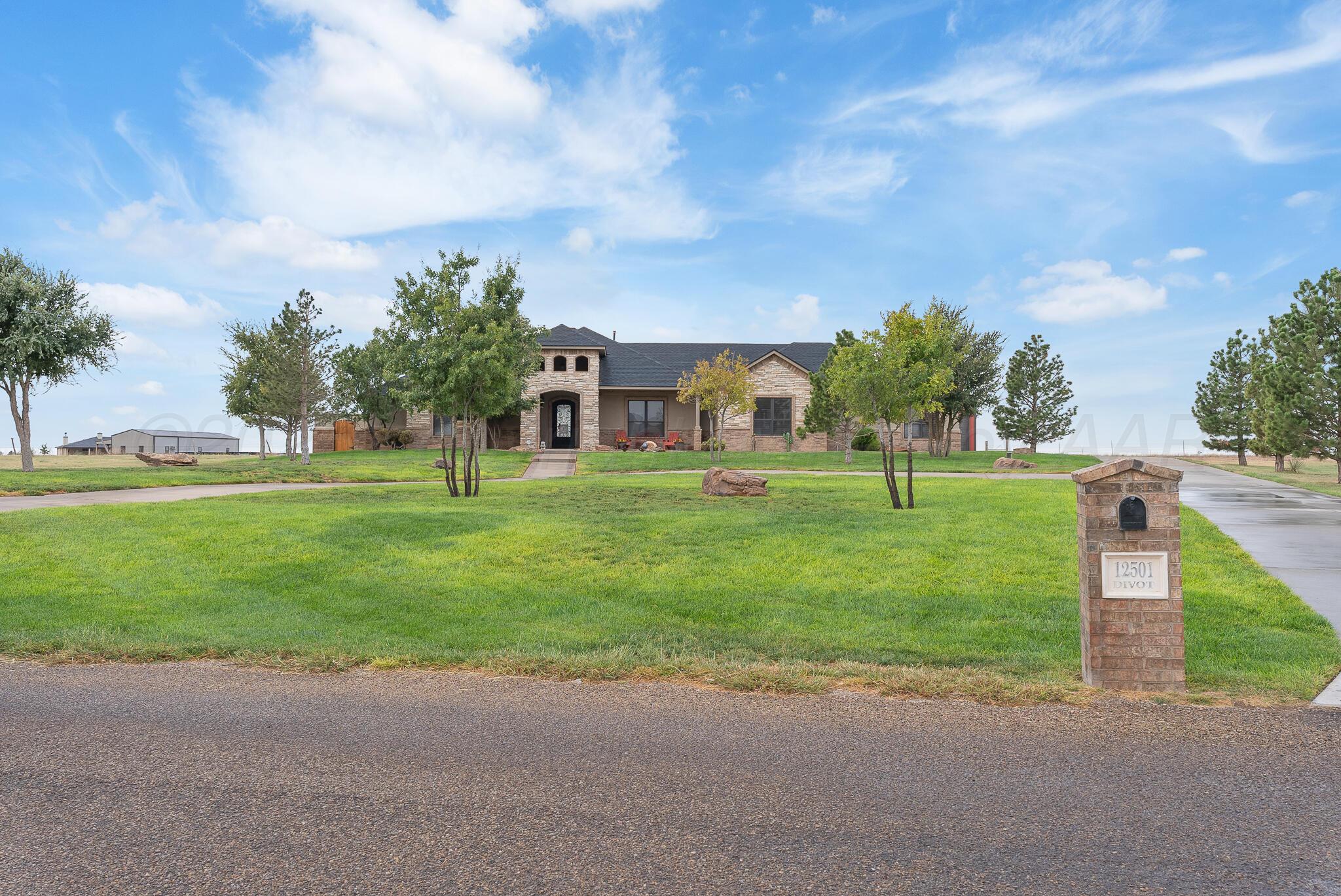 12501 Divot Drive Property Photo 2
