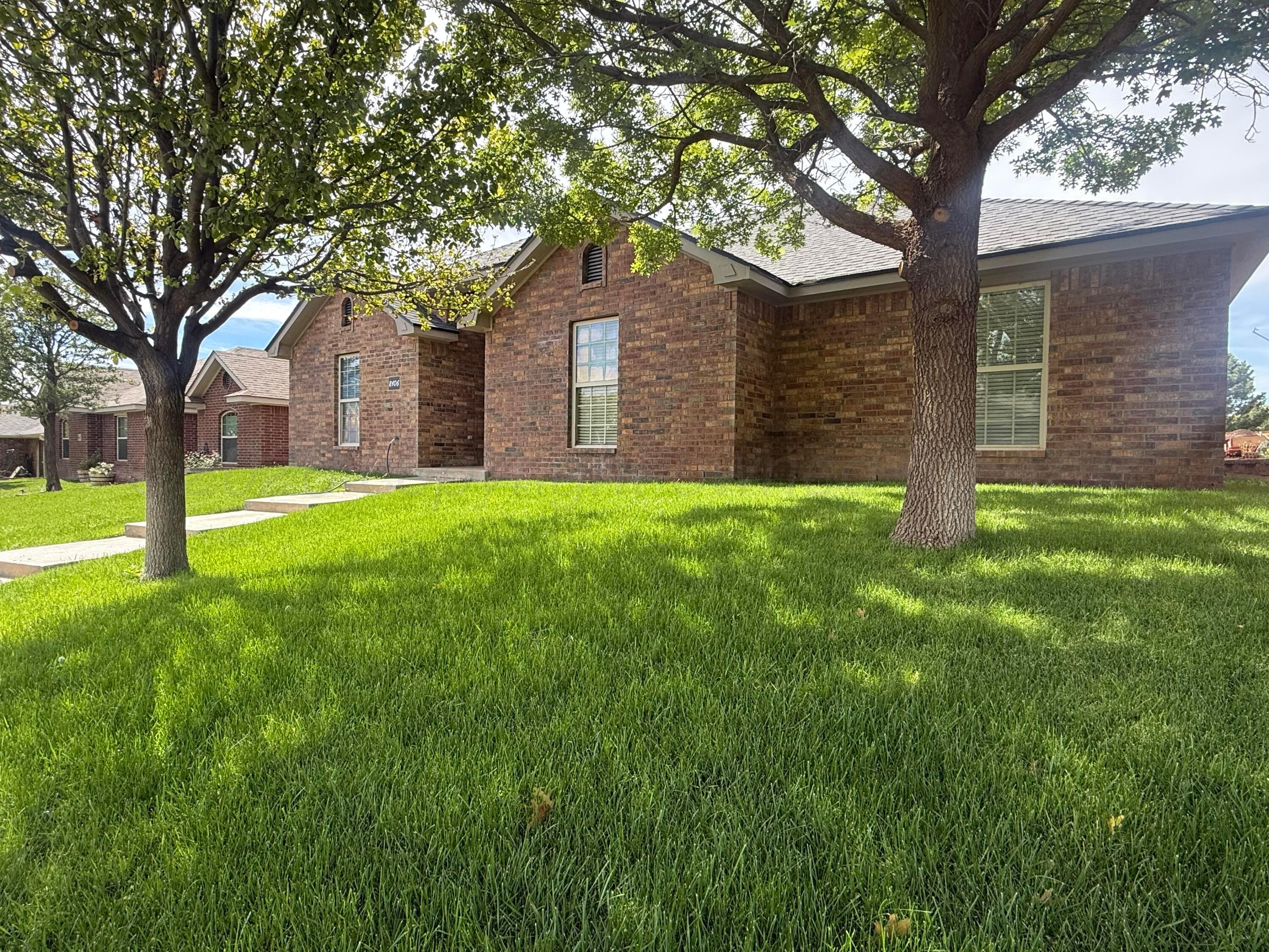 8406 Taos Drive Property Photo 1