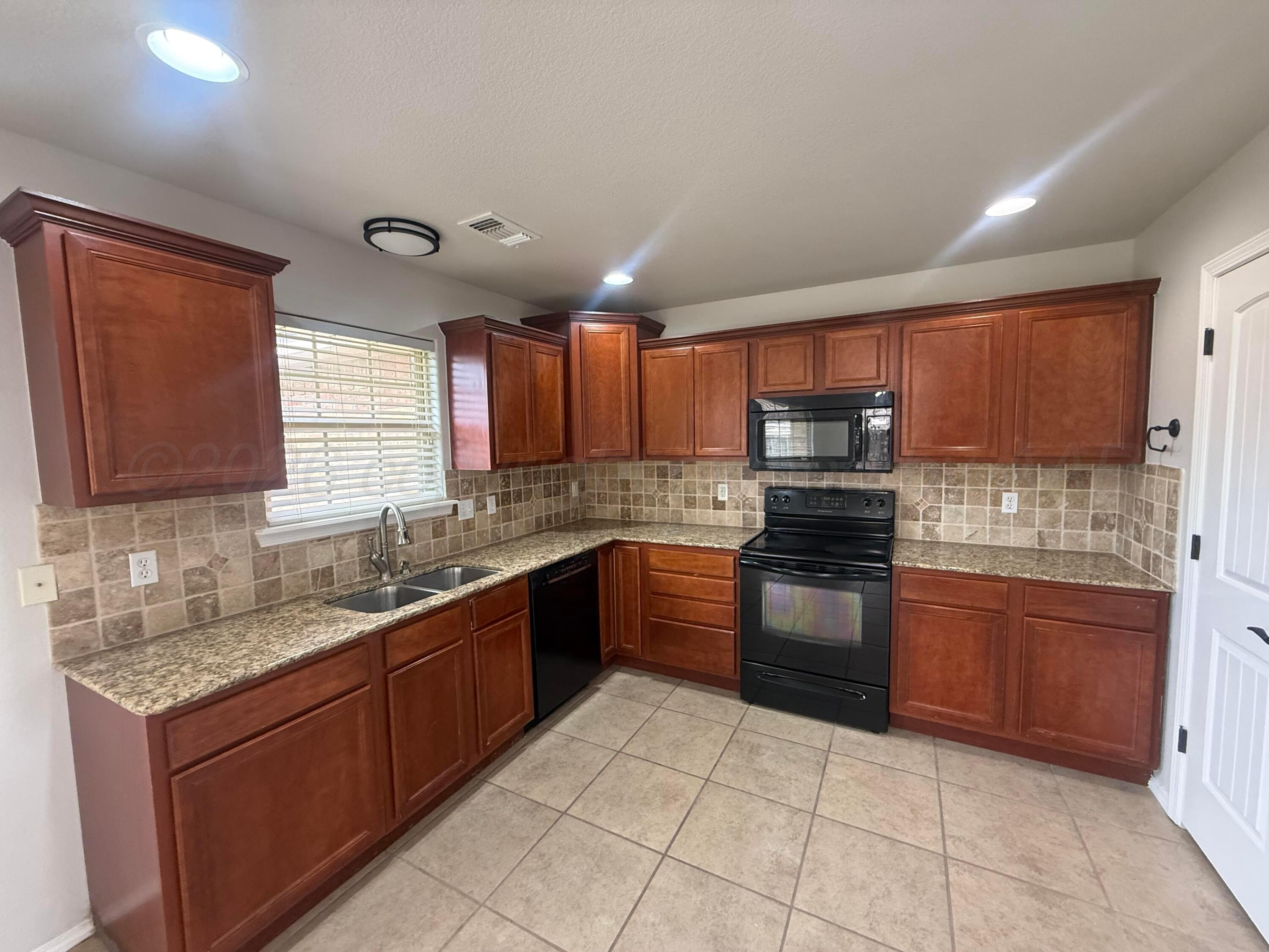 8406 Taos Drive Property Photo 9