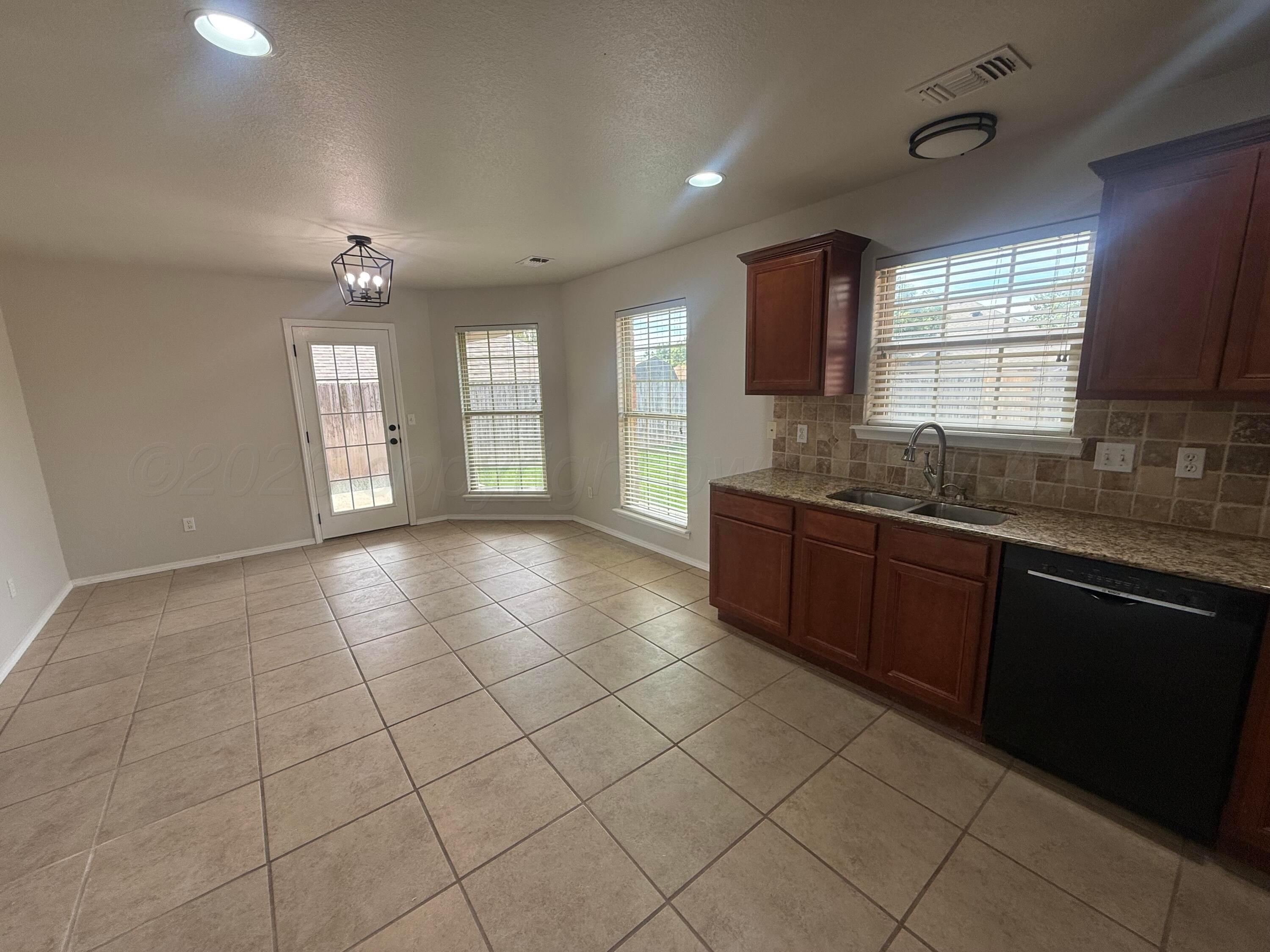 8406 Taos Drive Property Photo 10