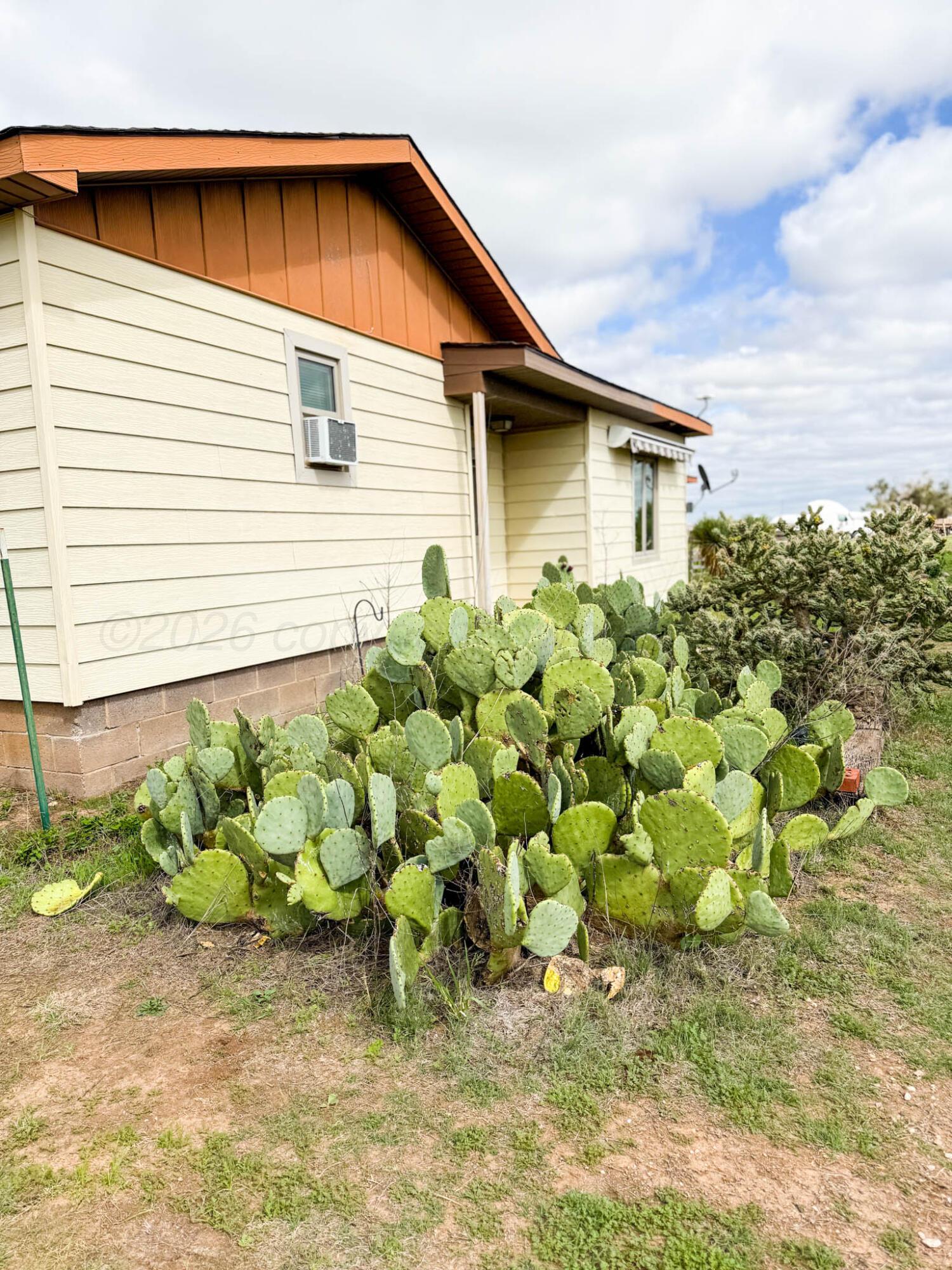 14500 Davis Road Property Photo 3