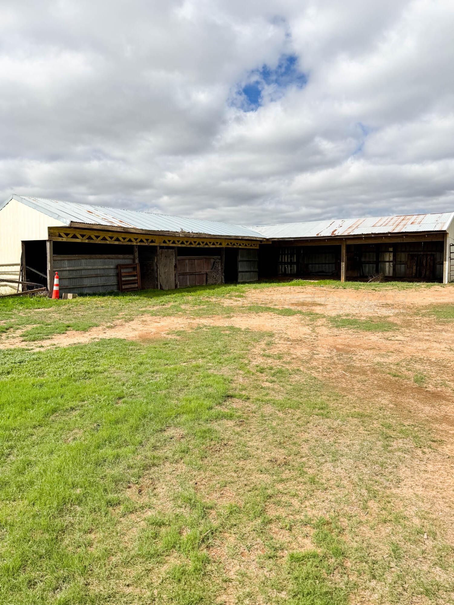 14500 Davis Road Property Photo 8
