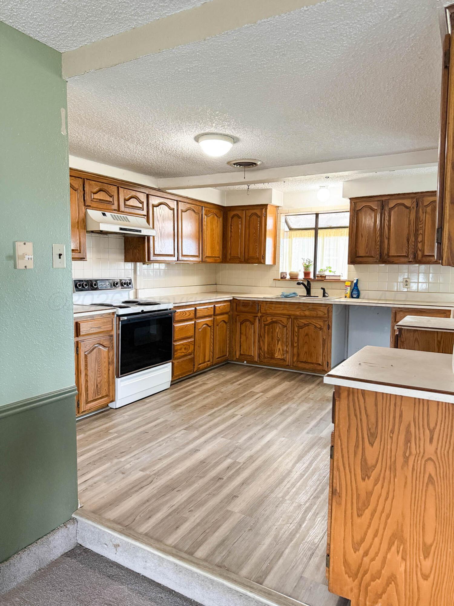 14500 Davis Road Property Photo 26