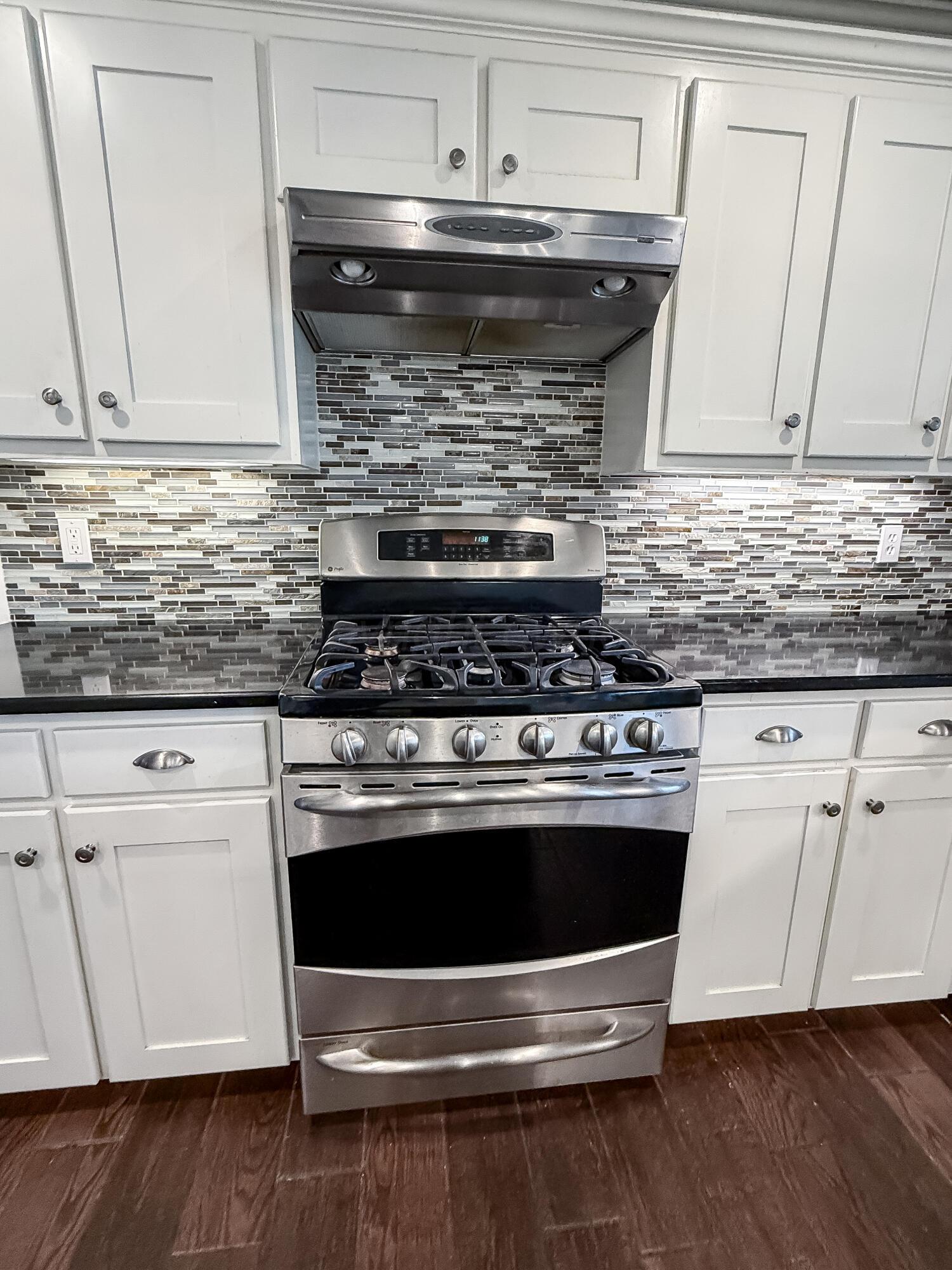 311 Bois D' Arc Property Photo 8