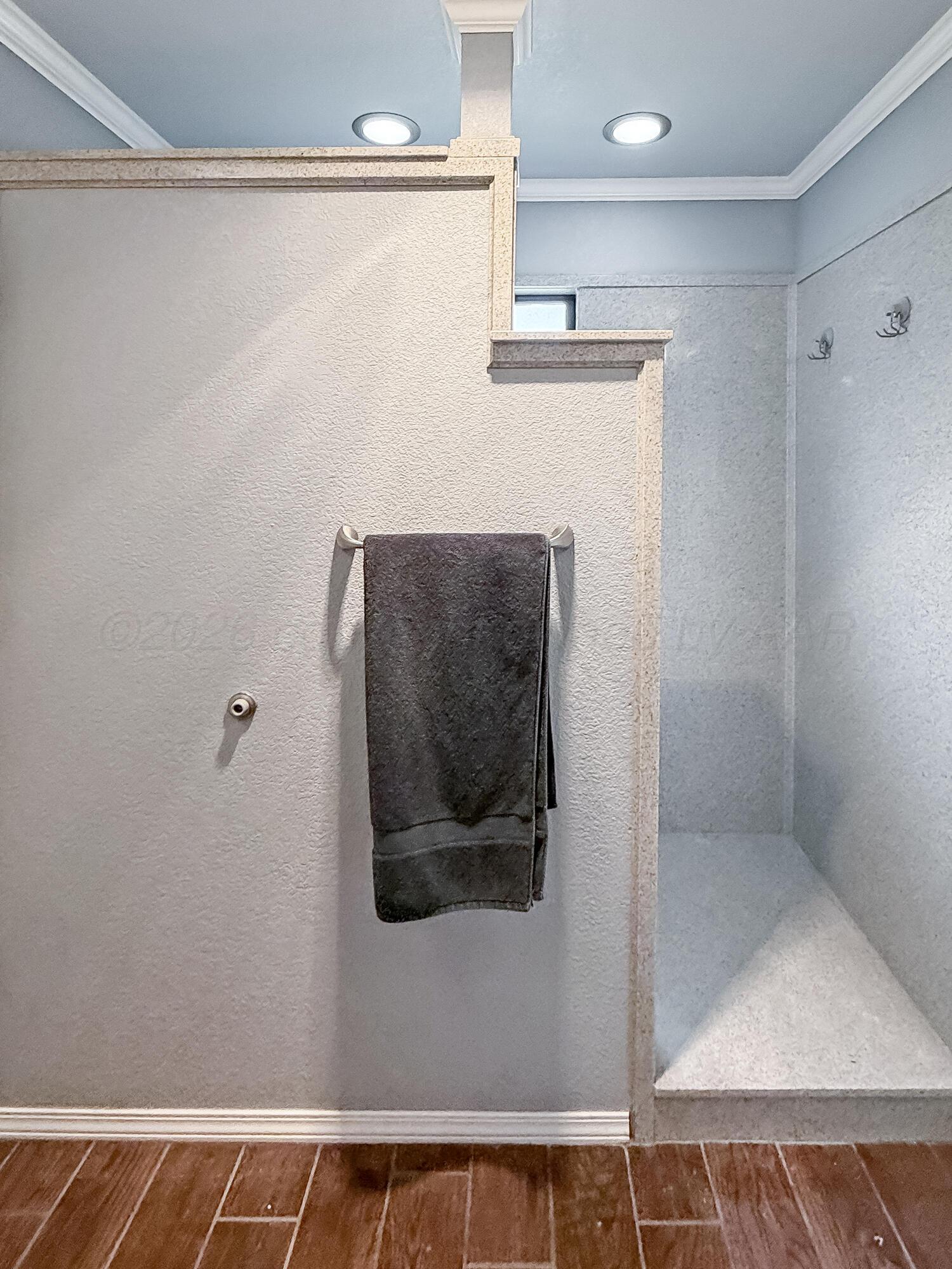 311 Bois D' Arc Property Photo 20