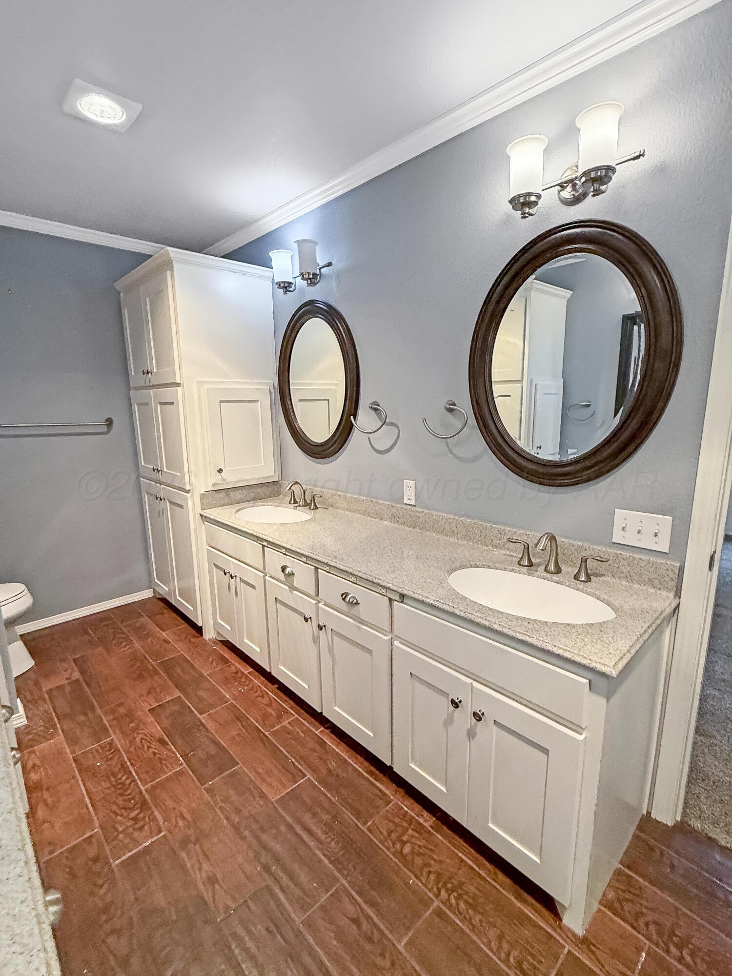 311 Bois D' Arc Property Photo 22