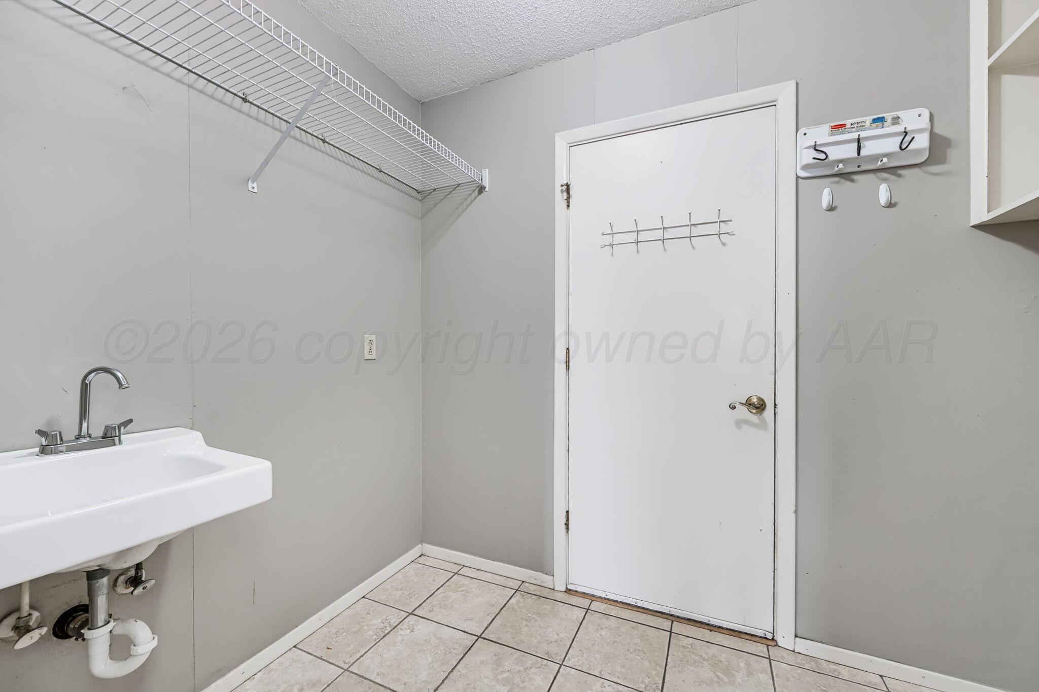 4700 Mesa Circle Property Photo 17