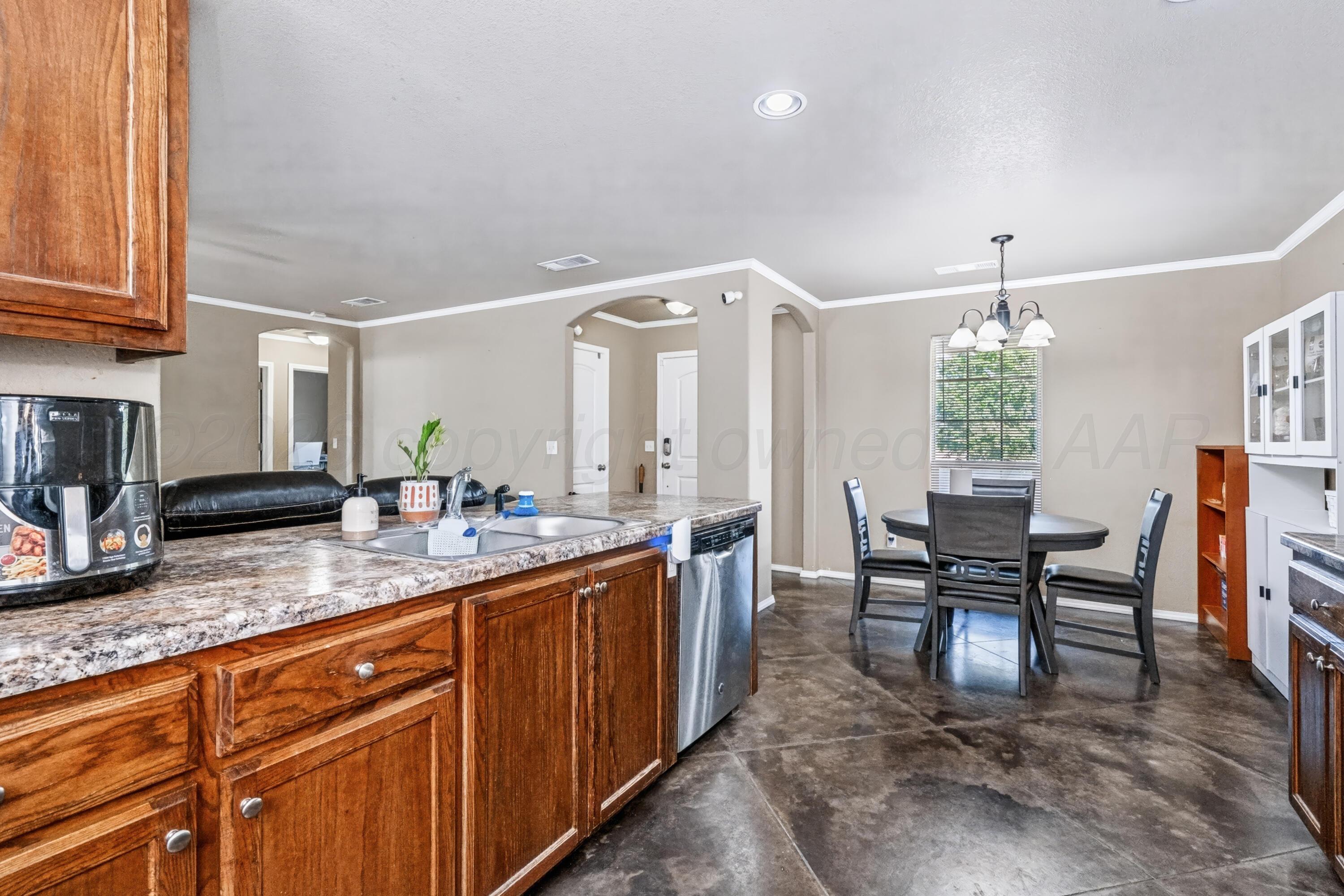 4500 S Williams Street Property Photo 15