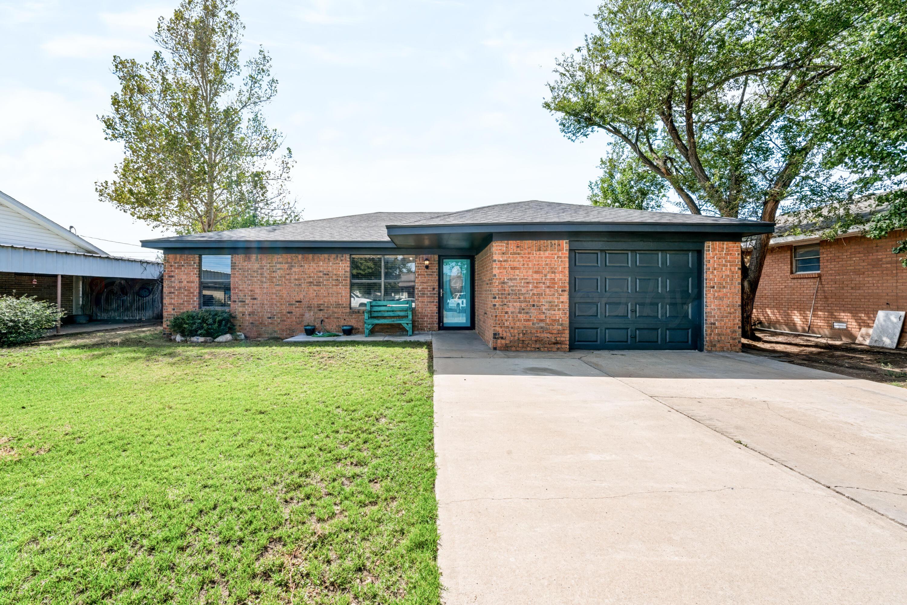 606 S Vaughn Avenue Property Photo 1
