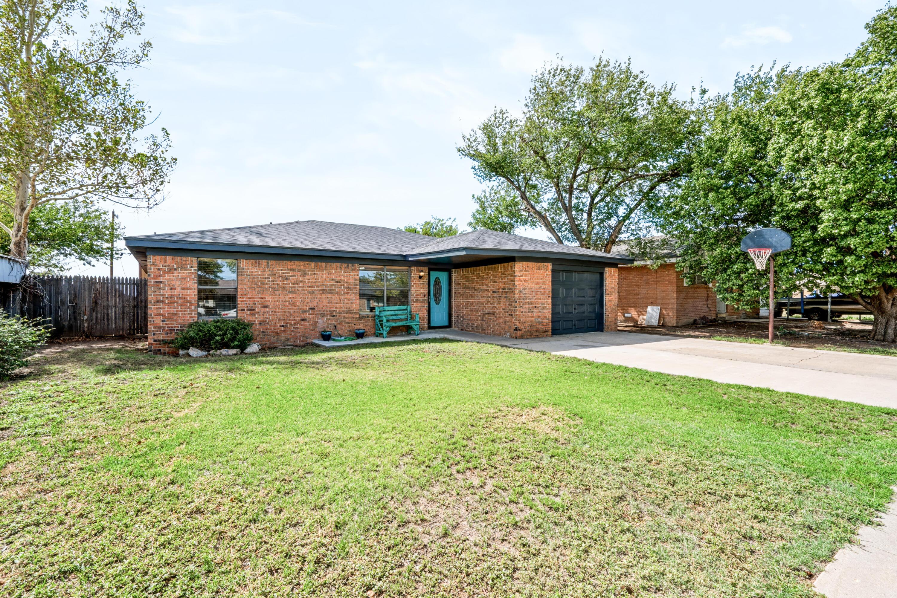 606 S Vaughn Avenue Property Photo 3