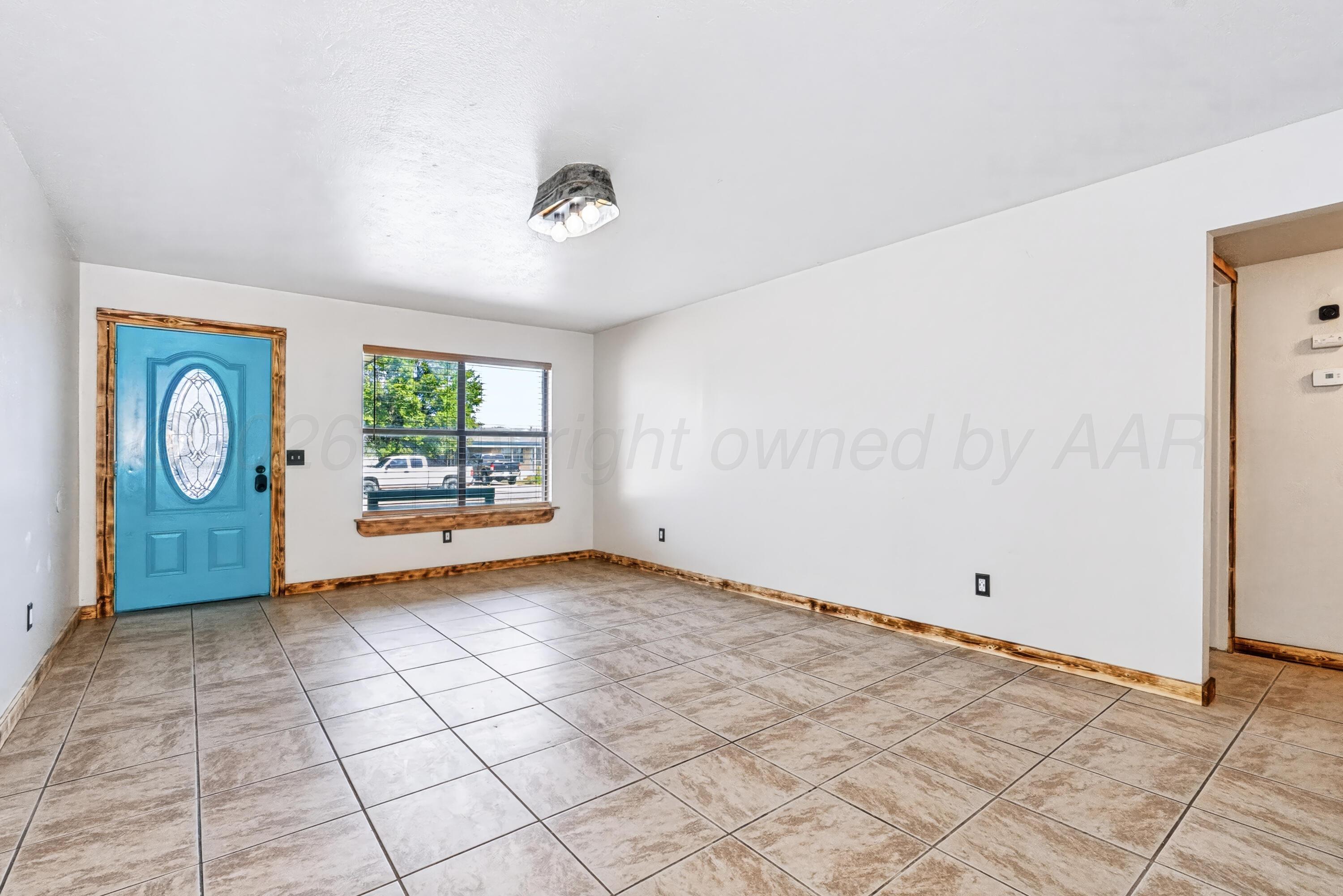 606 S Vaughn Avenue Property Photo 7