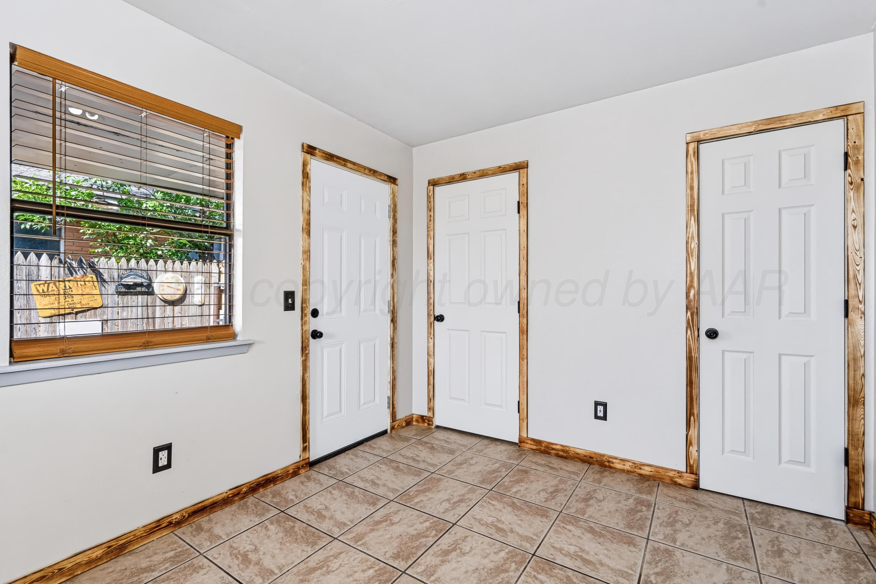 606 S Vaughn Avenue Property Photo 12