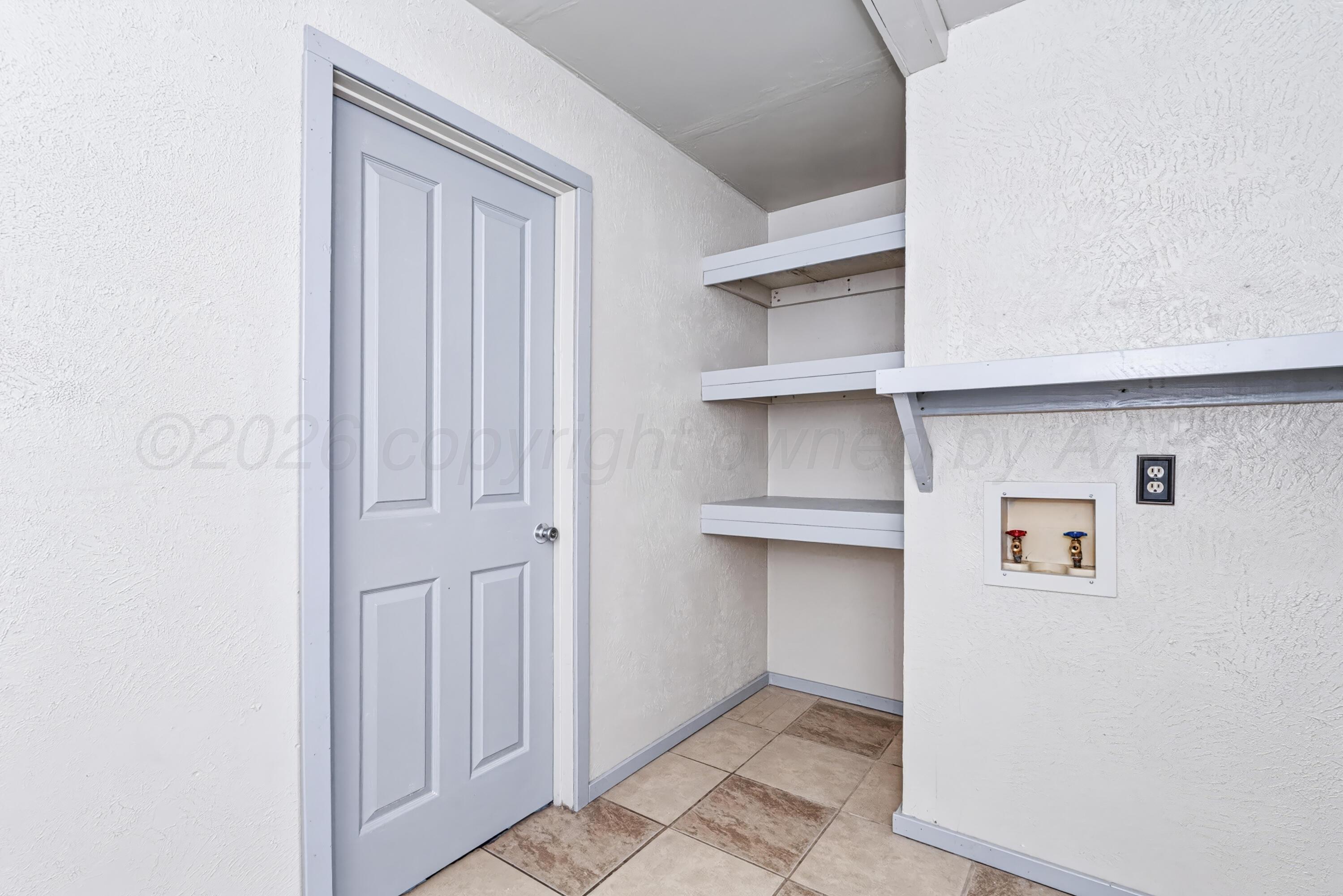 606 S Vaughn Avenue Property Photo 16