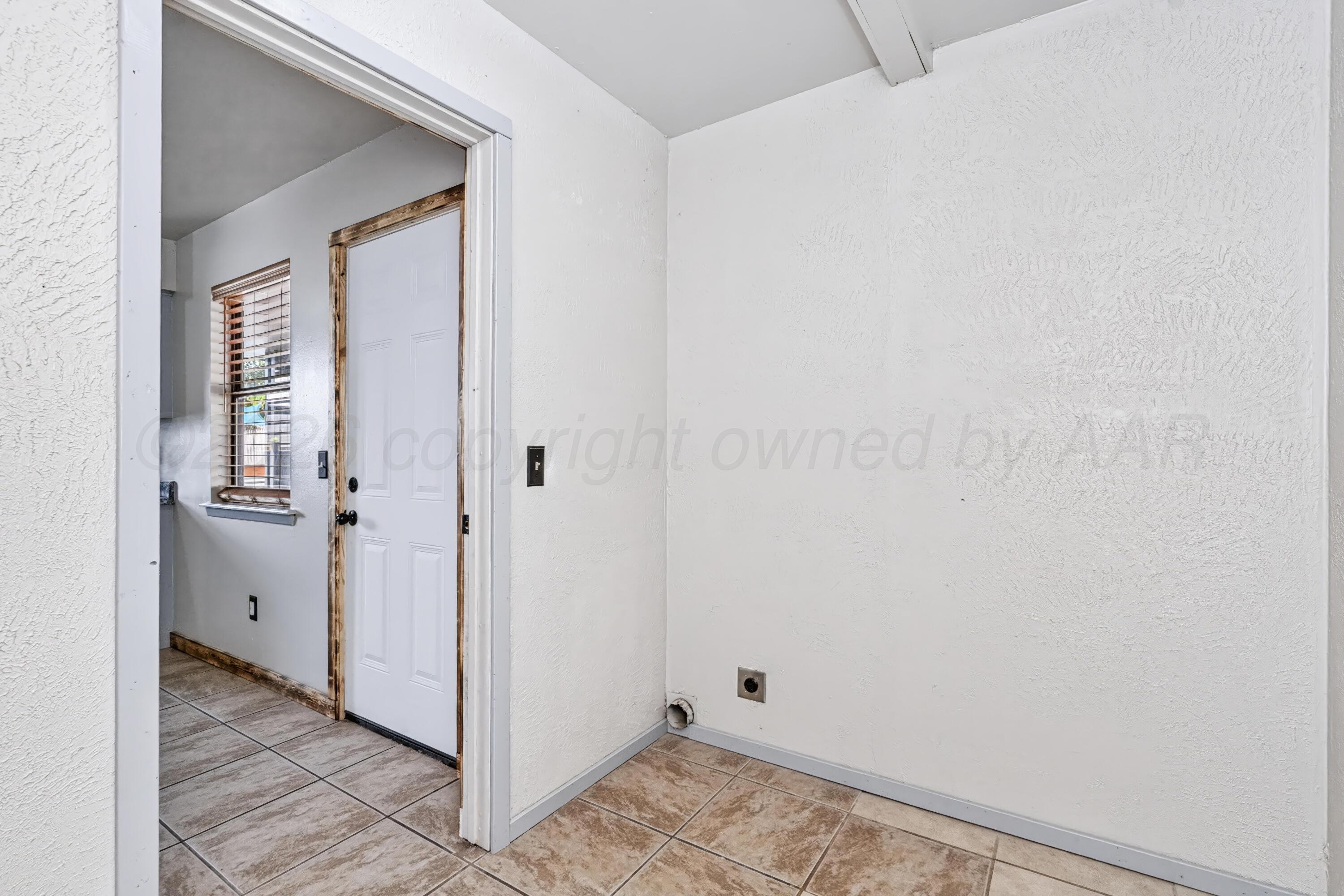 606 S Vaughn Avenue Property Photo 17