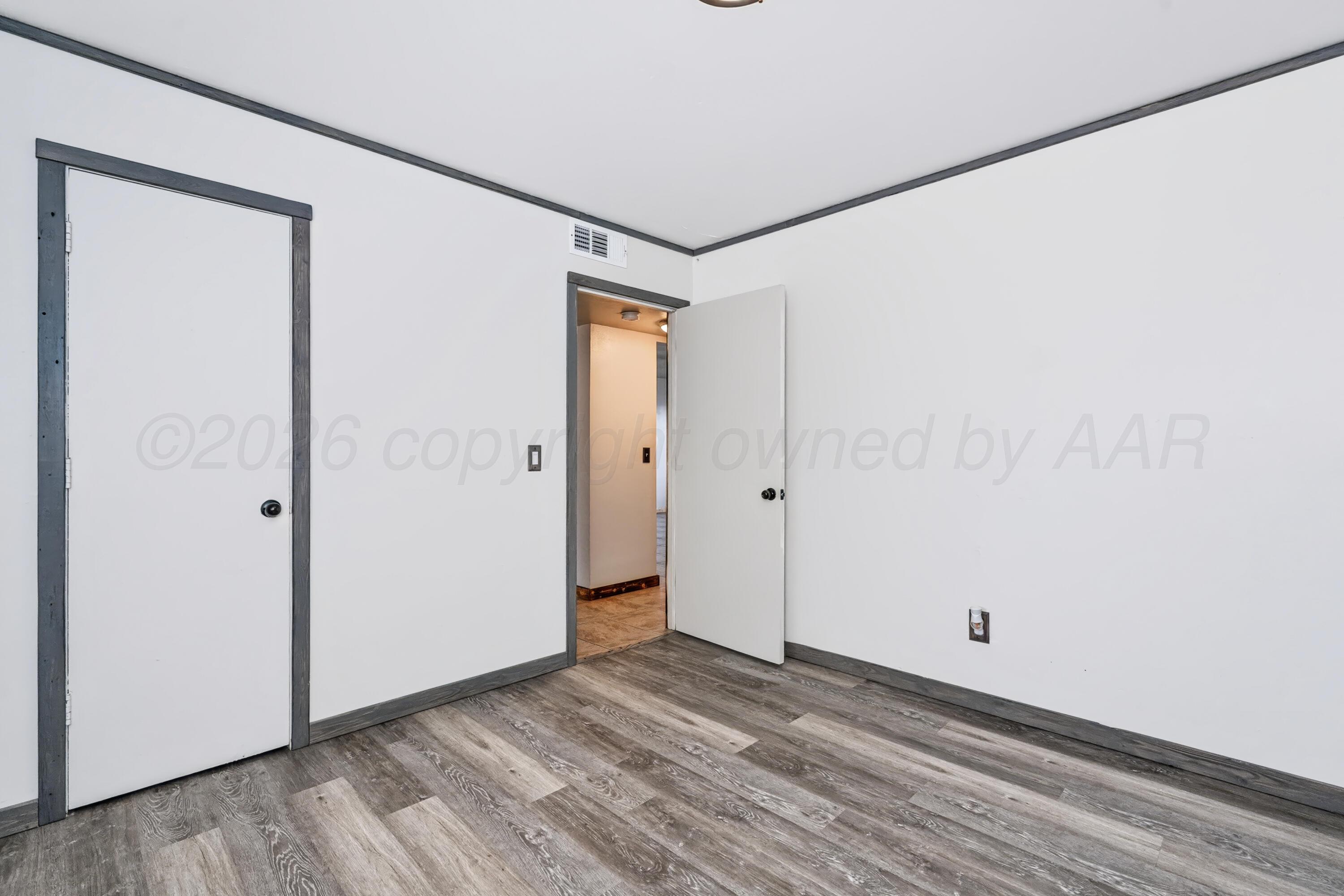 606 S Vaughn Avenue Property Photo 25