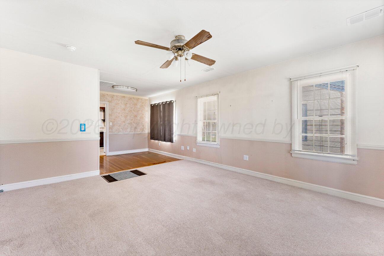 834 S Kentucky Street Property Photo 4