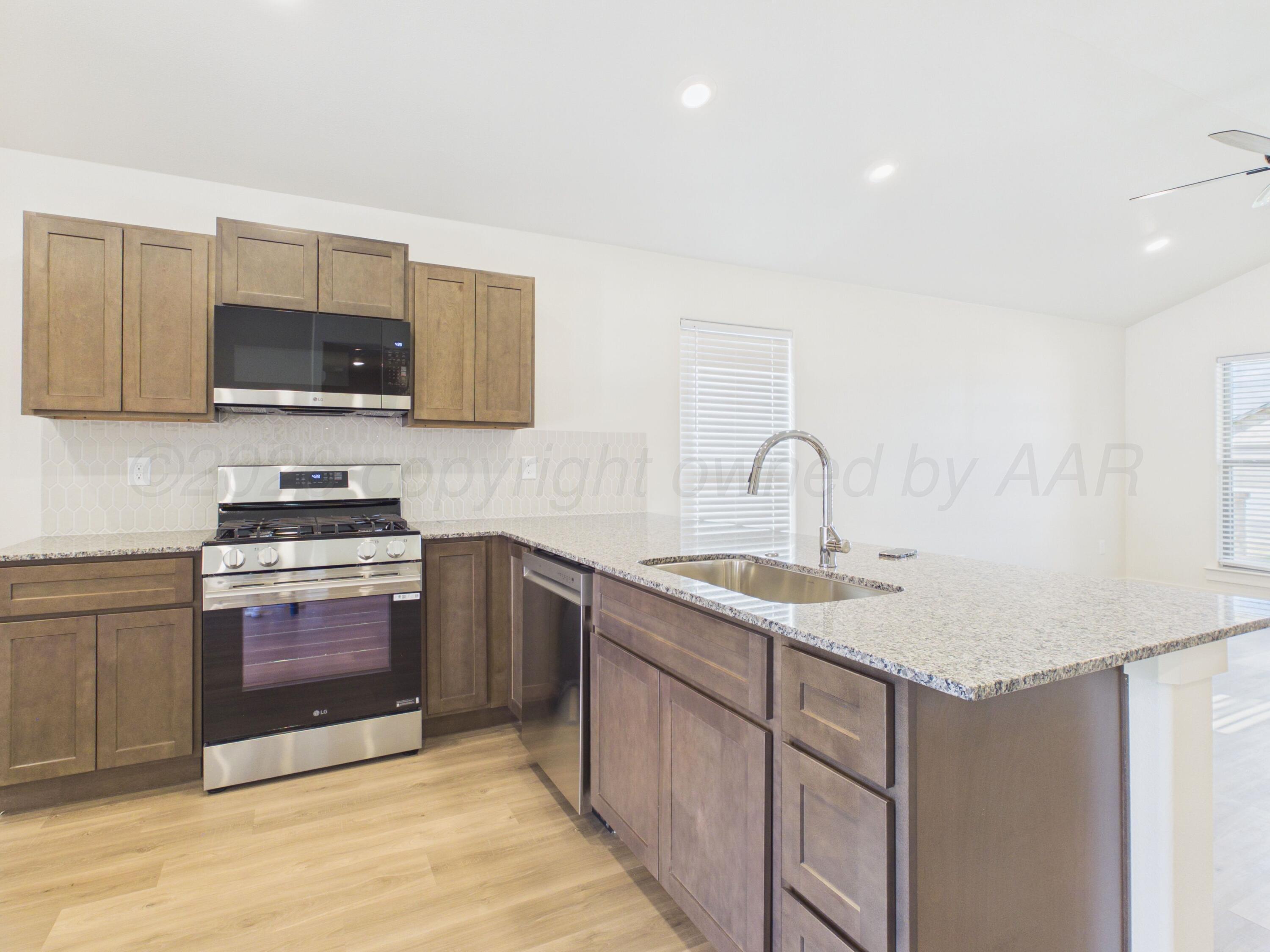 9103 Prairieland Drive Property Photo 6