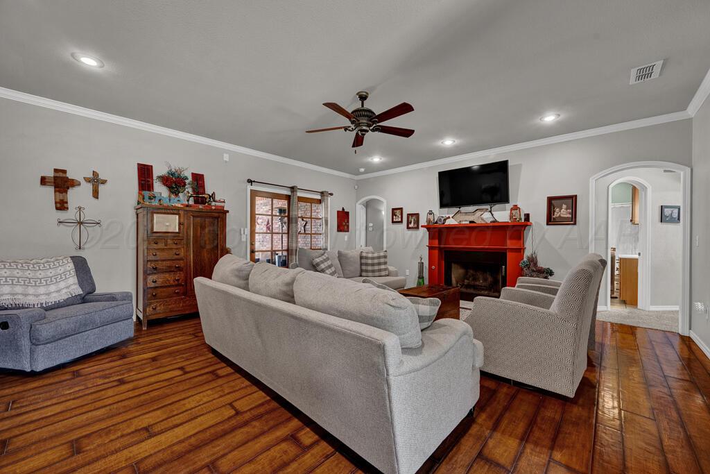 6009 Brianna Drive Property Photo 2