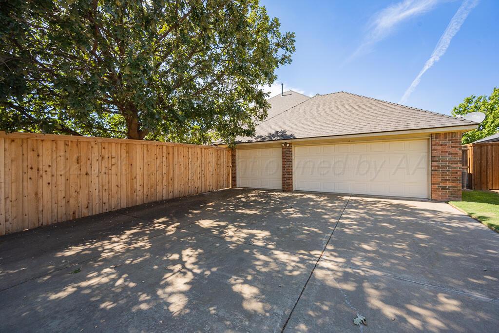 6009 Brianna Drive Property Photo 9