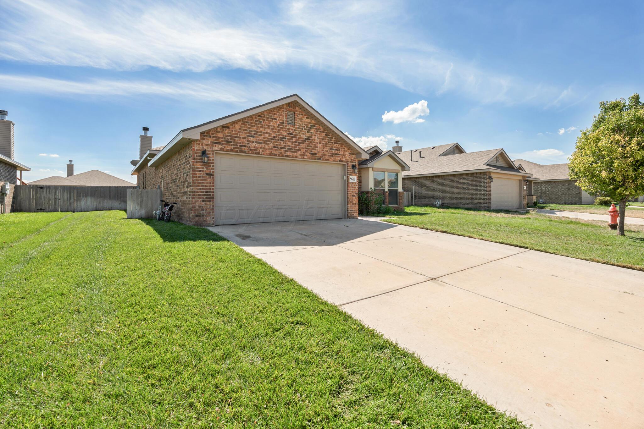 9609 Cagle Drive Property Photo 2