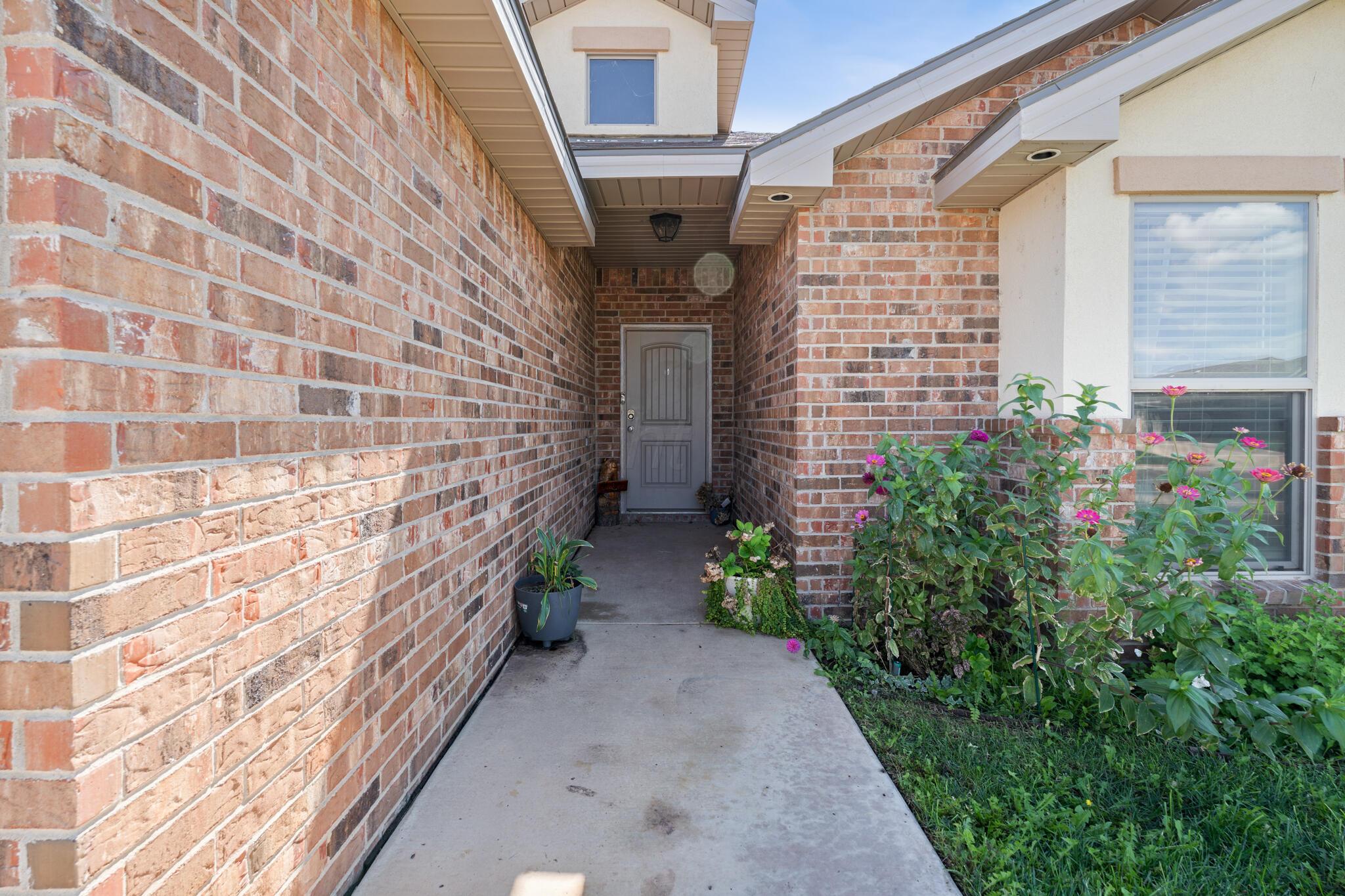 9609 Cagle Drive Property Photo 3