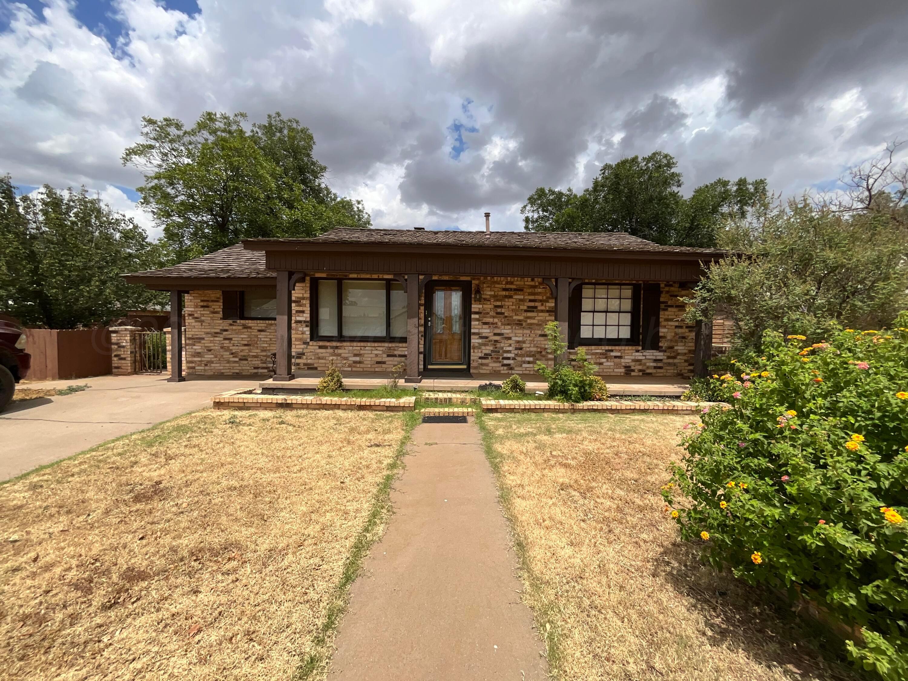 1306 Nw Ave I Property Photo 1