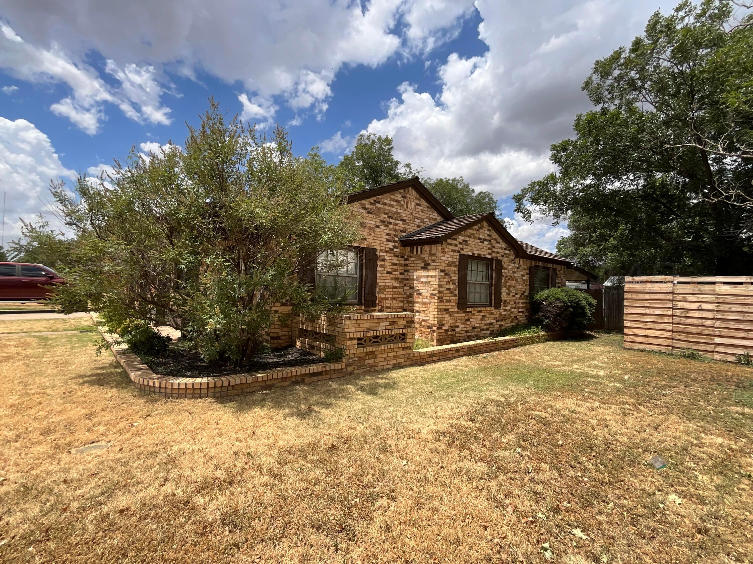1306 Nw Ave I Property Photo 3