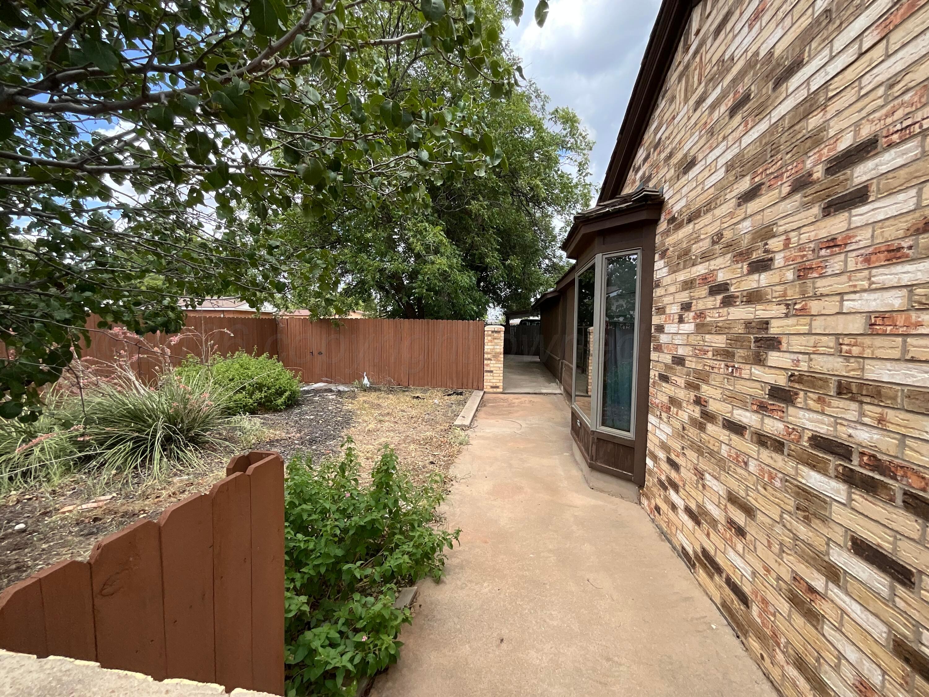 1306 Nw Ave I Property Photo 6