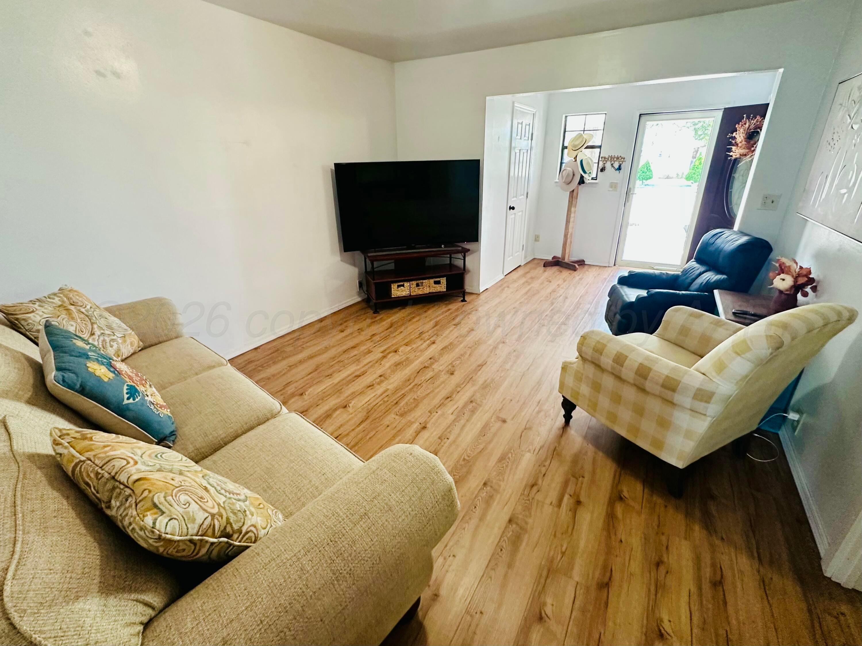 305 S Hoyne Avenue Property Photo 2