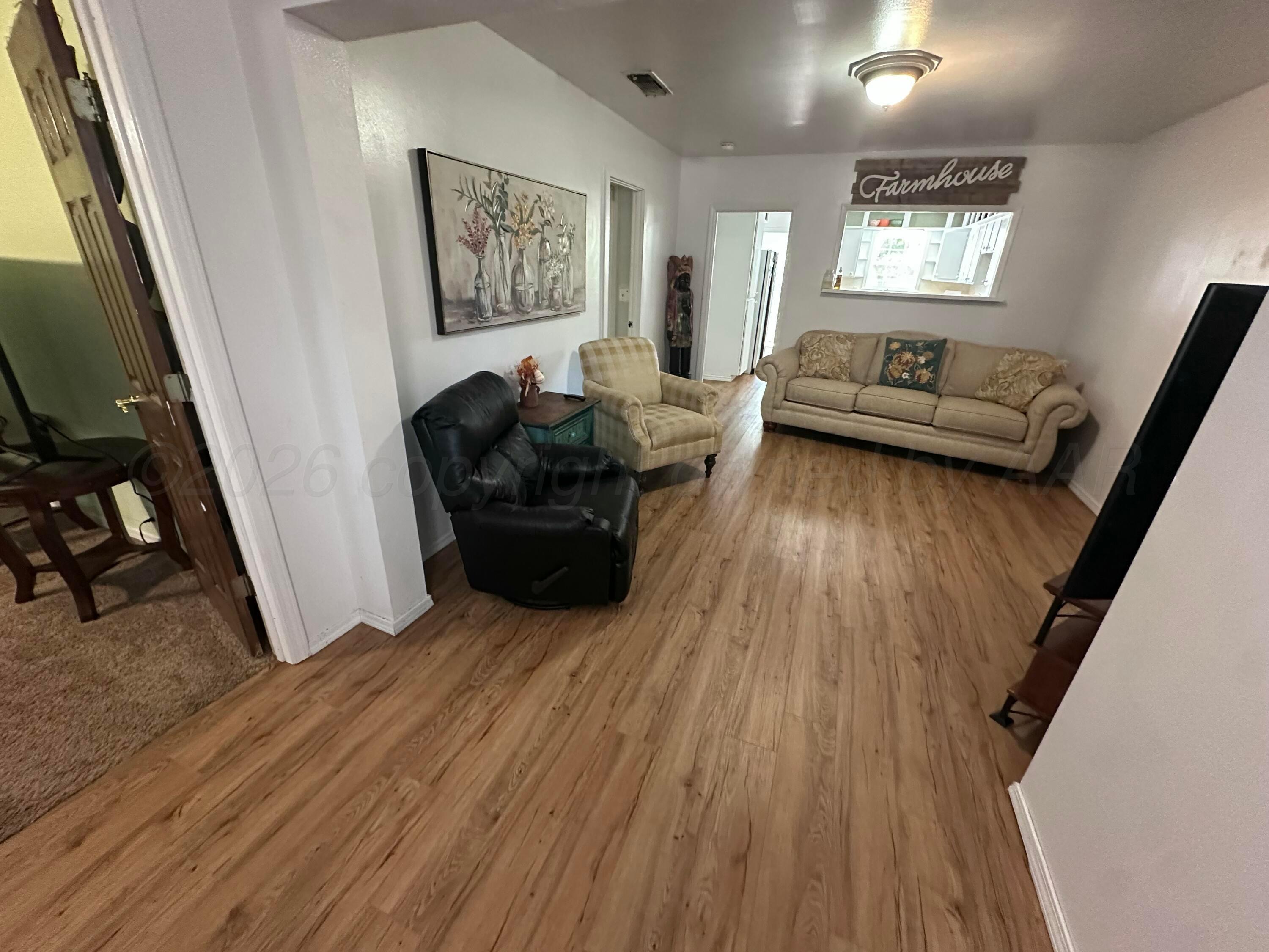 305 S Hoyne Avenue Property Photo 3