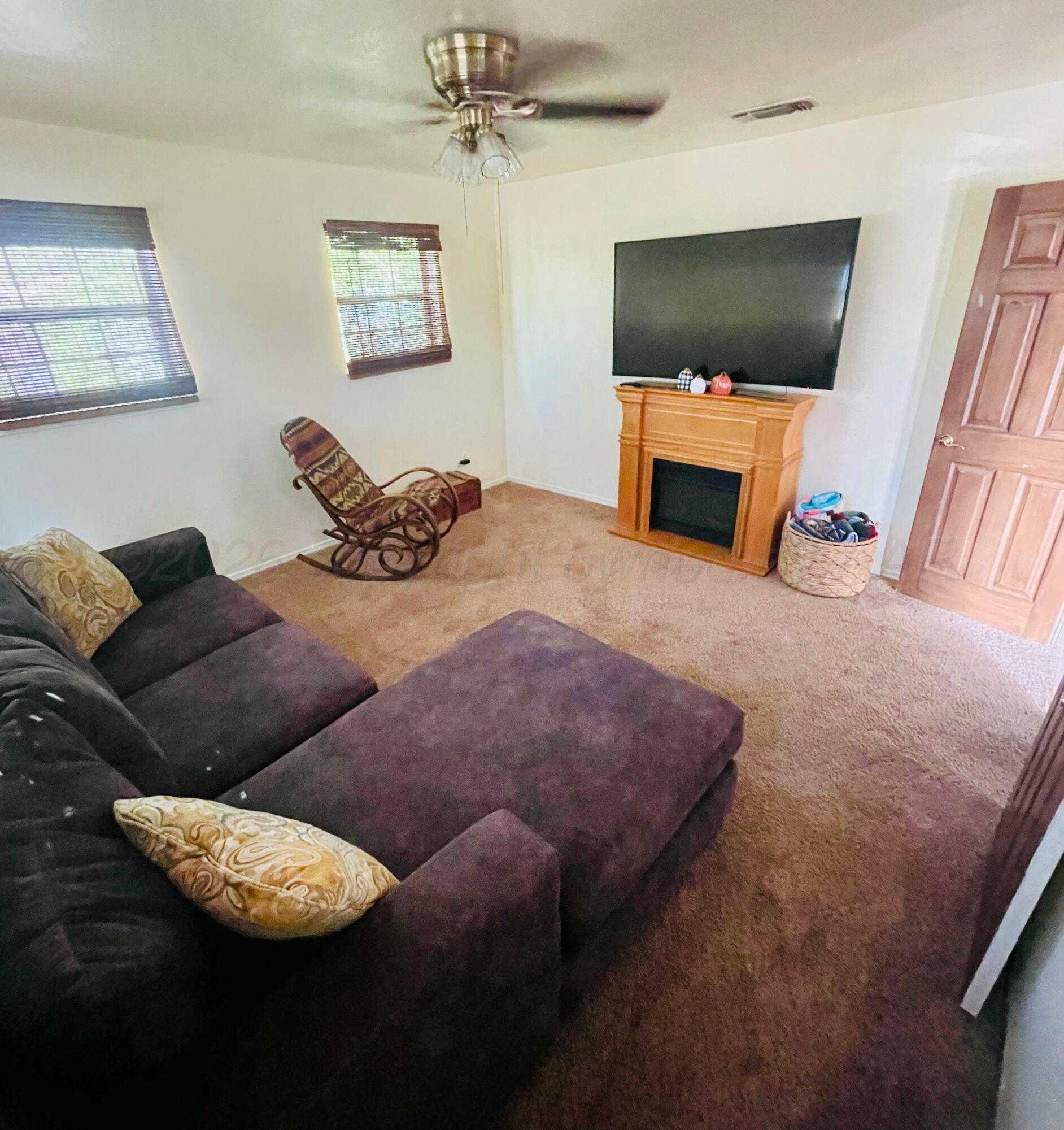 305 S Hoyne Avenue Property Photo 4