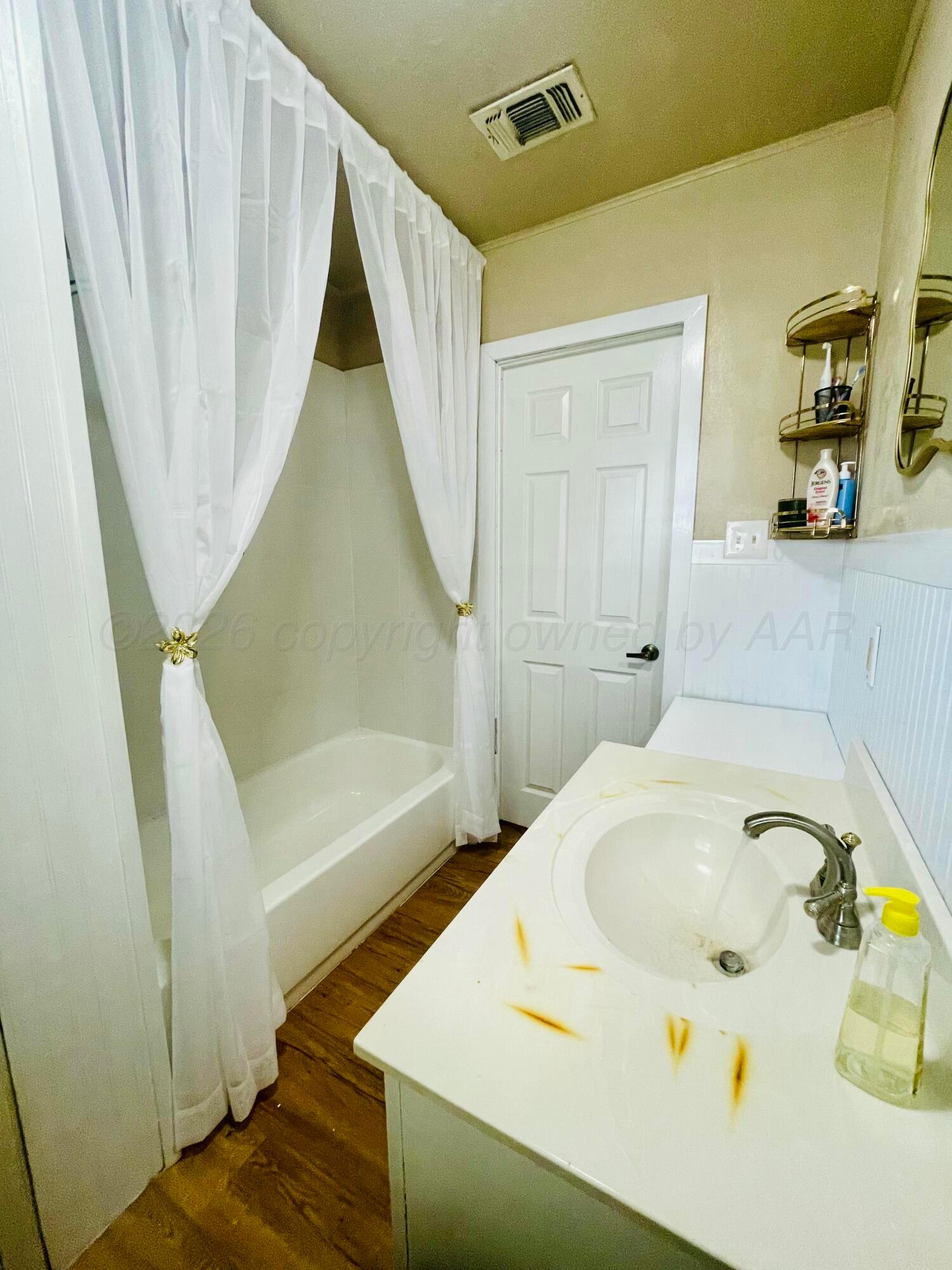 305 S Hoyne Avenue Property Photo 11