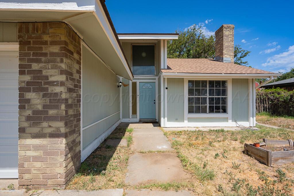 3004 Shores Court Property Photo 4