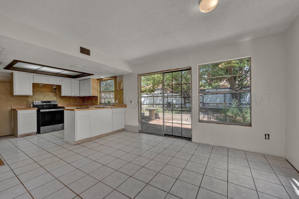 3004 Shores Court Property Photo 11