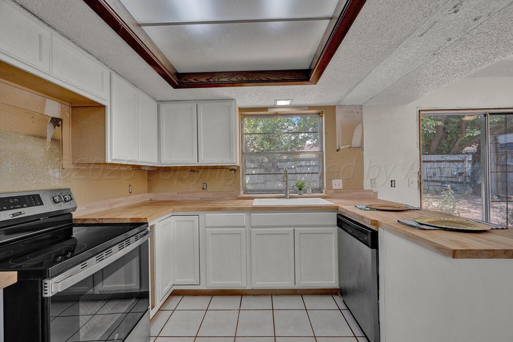3004 Shores Court Property Photo 12