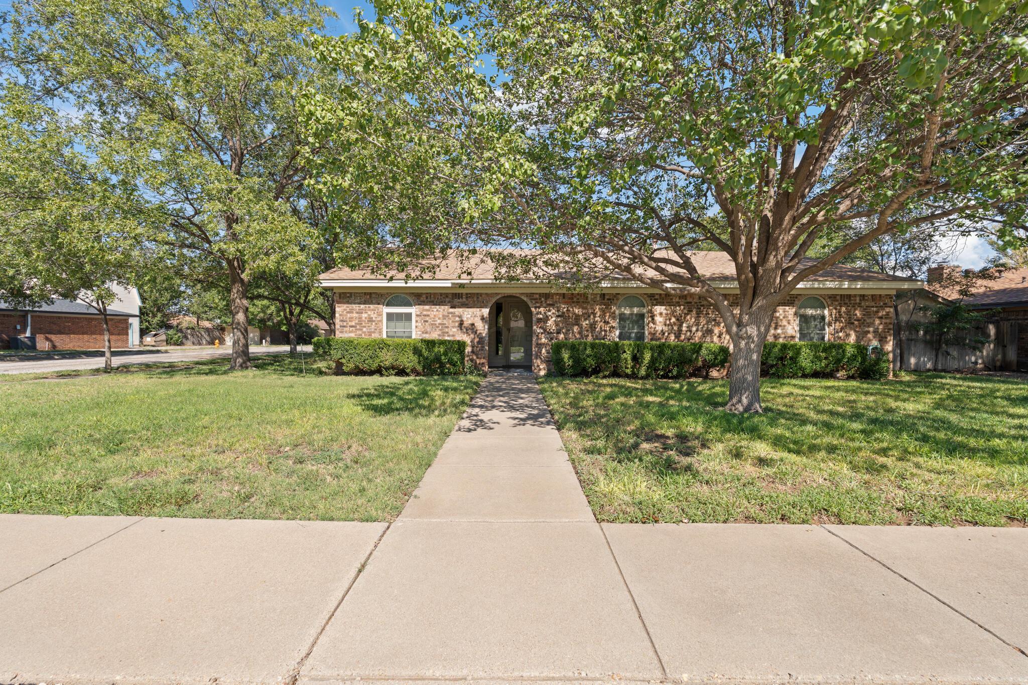 6101 PRINCETON Street Property Photo 1