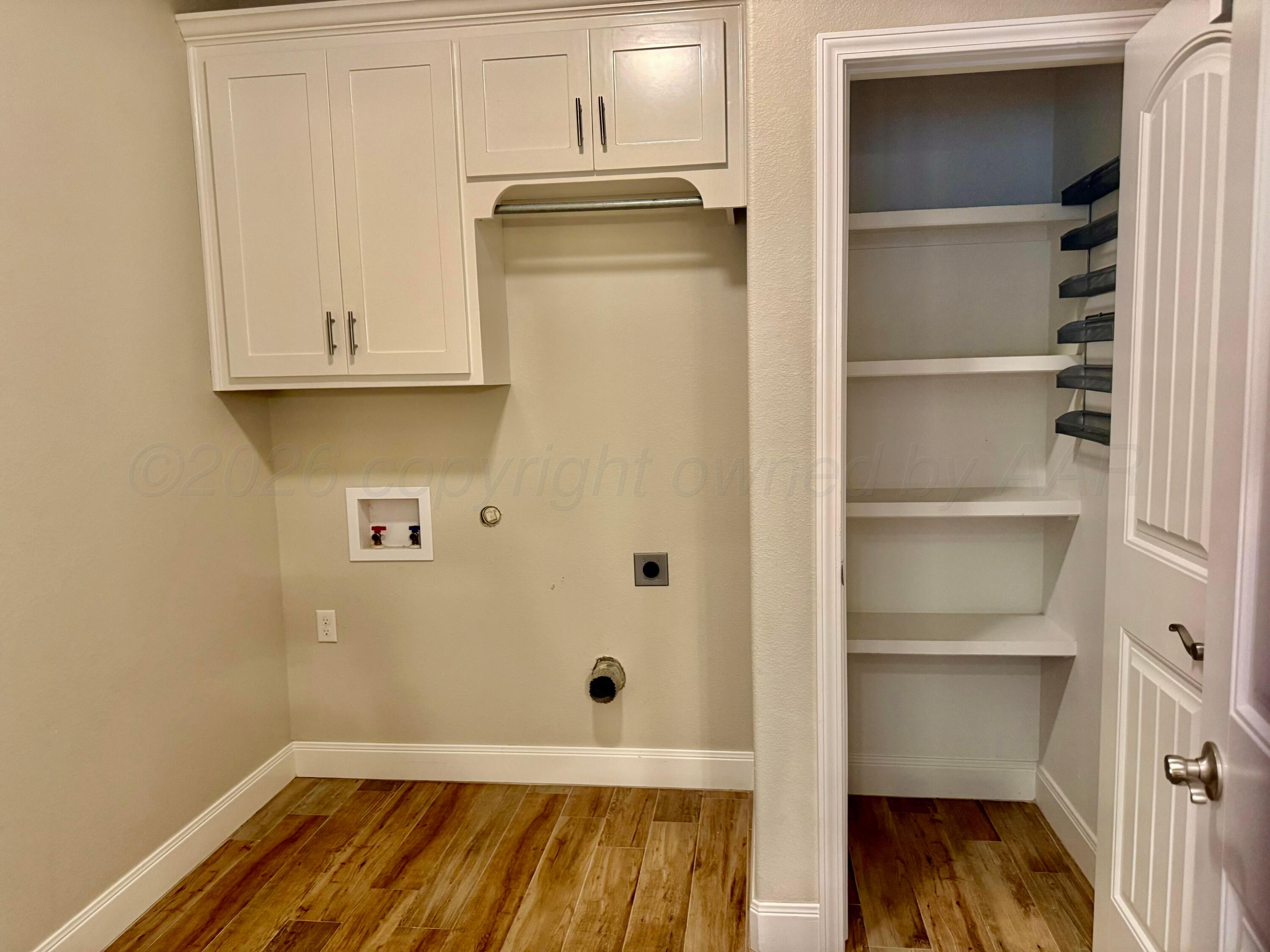 9407 Staten Island Street Property Photo 4