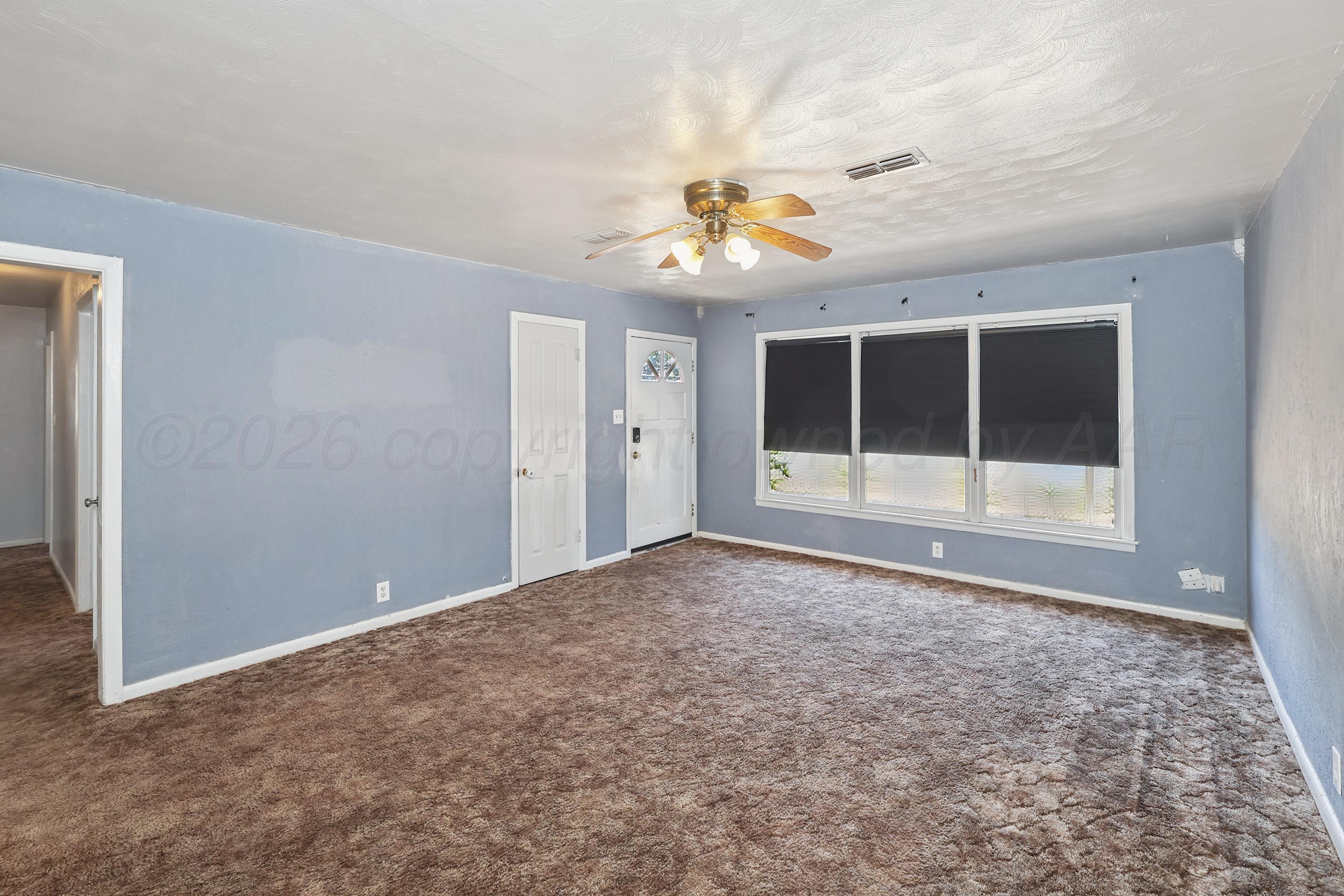 1900 N Wells Street Property Photo 3